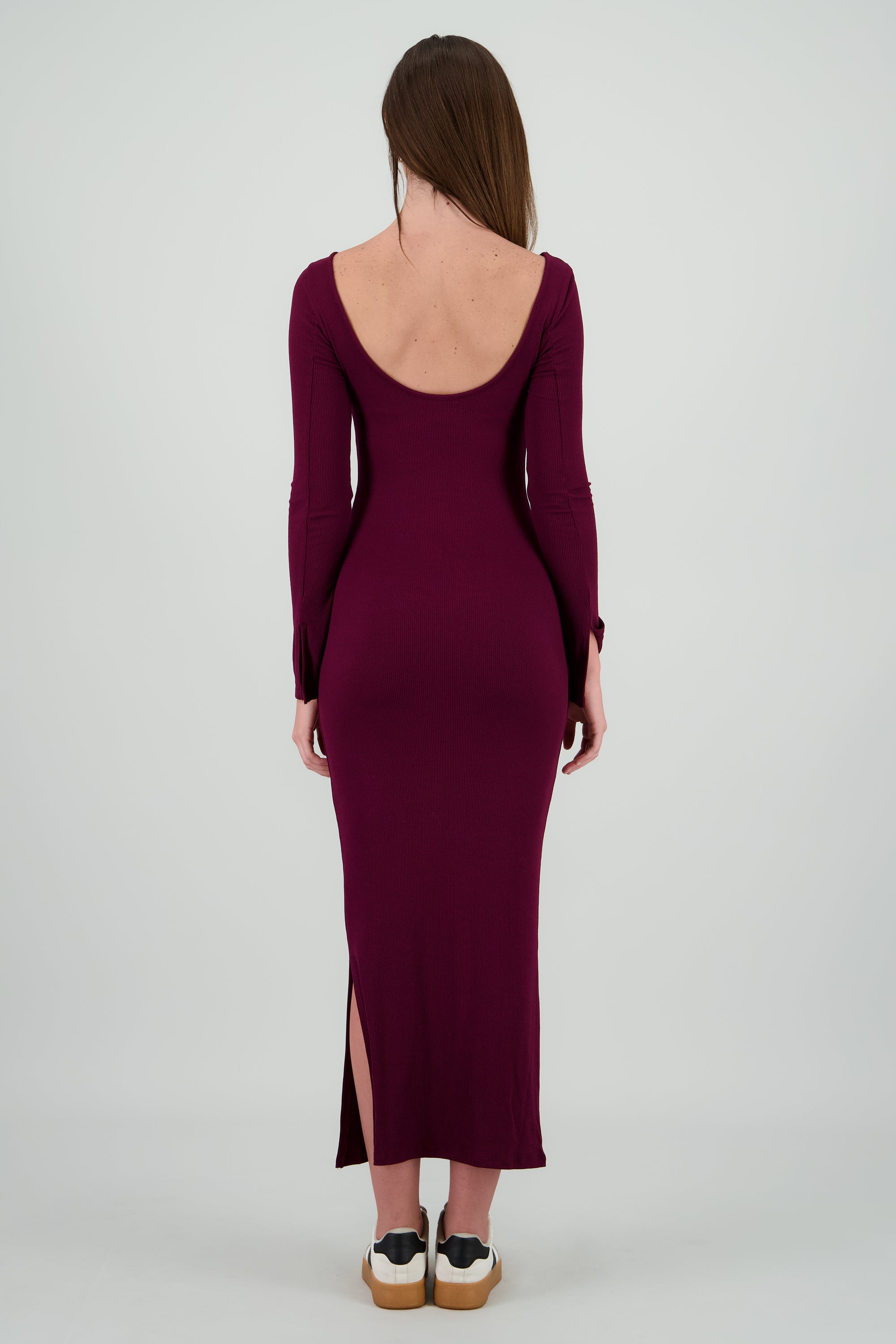 Vestido manga larga escote espalda VINO