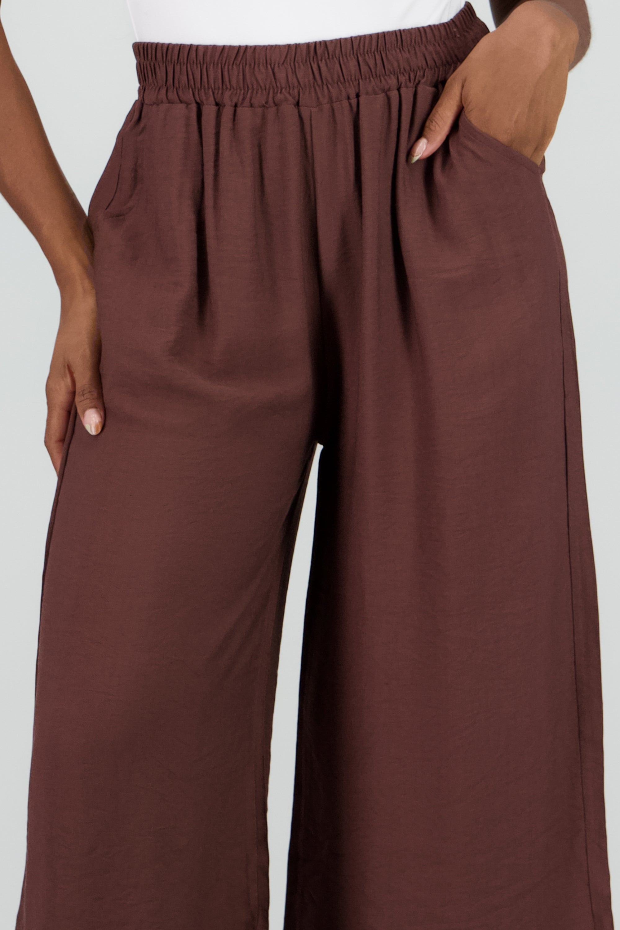 Pantalon liso satinado CHOCOLATE