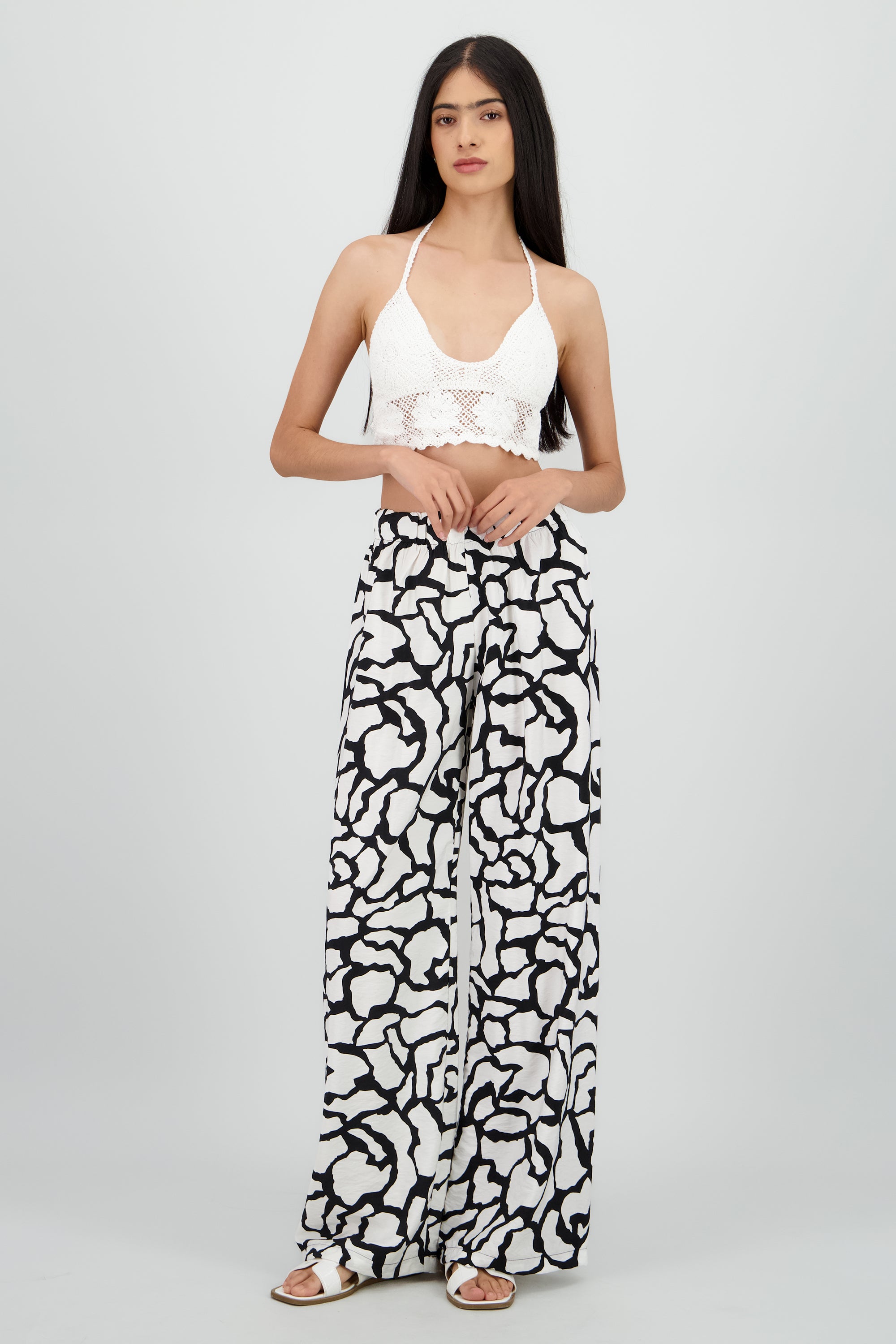 Pantalon fluido estampado geometrico NEGRO COMBO