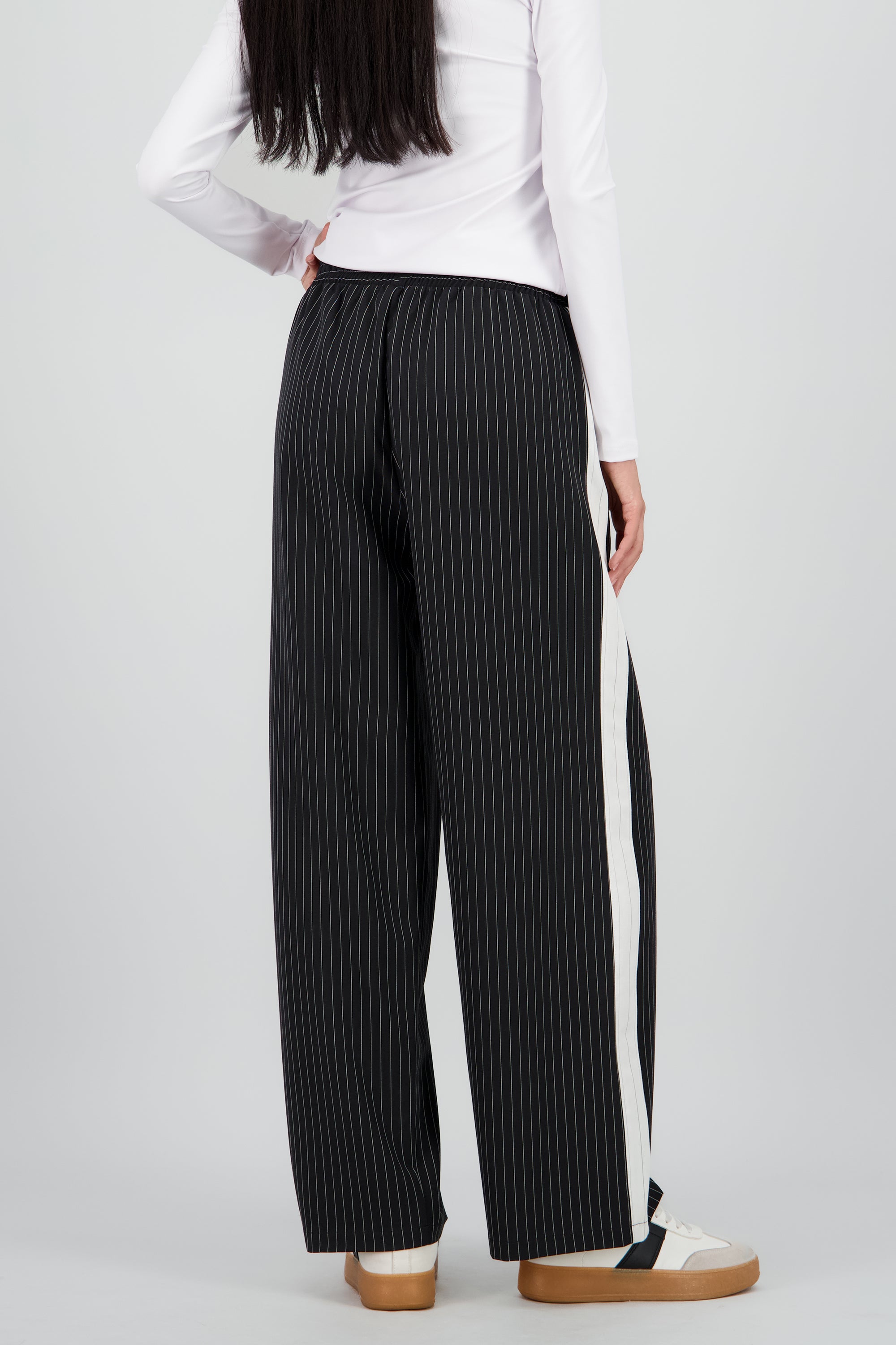 Pantalon amplio det raya a contraste NEGRO COMBO