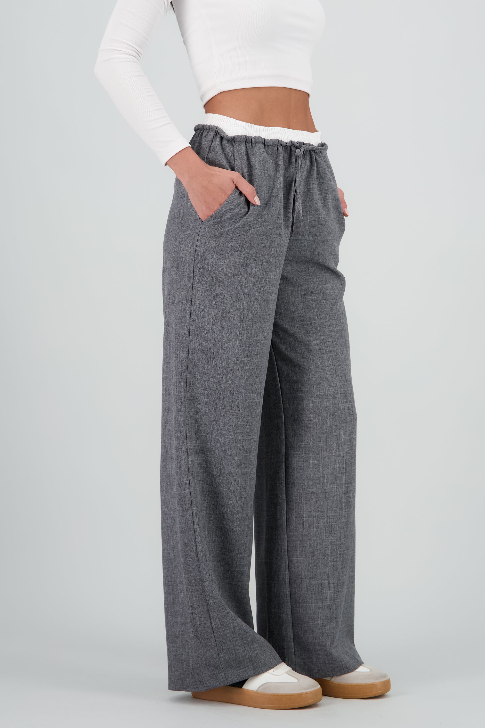 Pantalon amplio detalle pretin doble GRIS