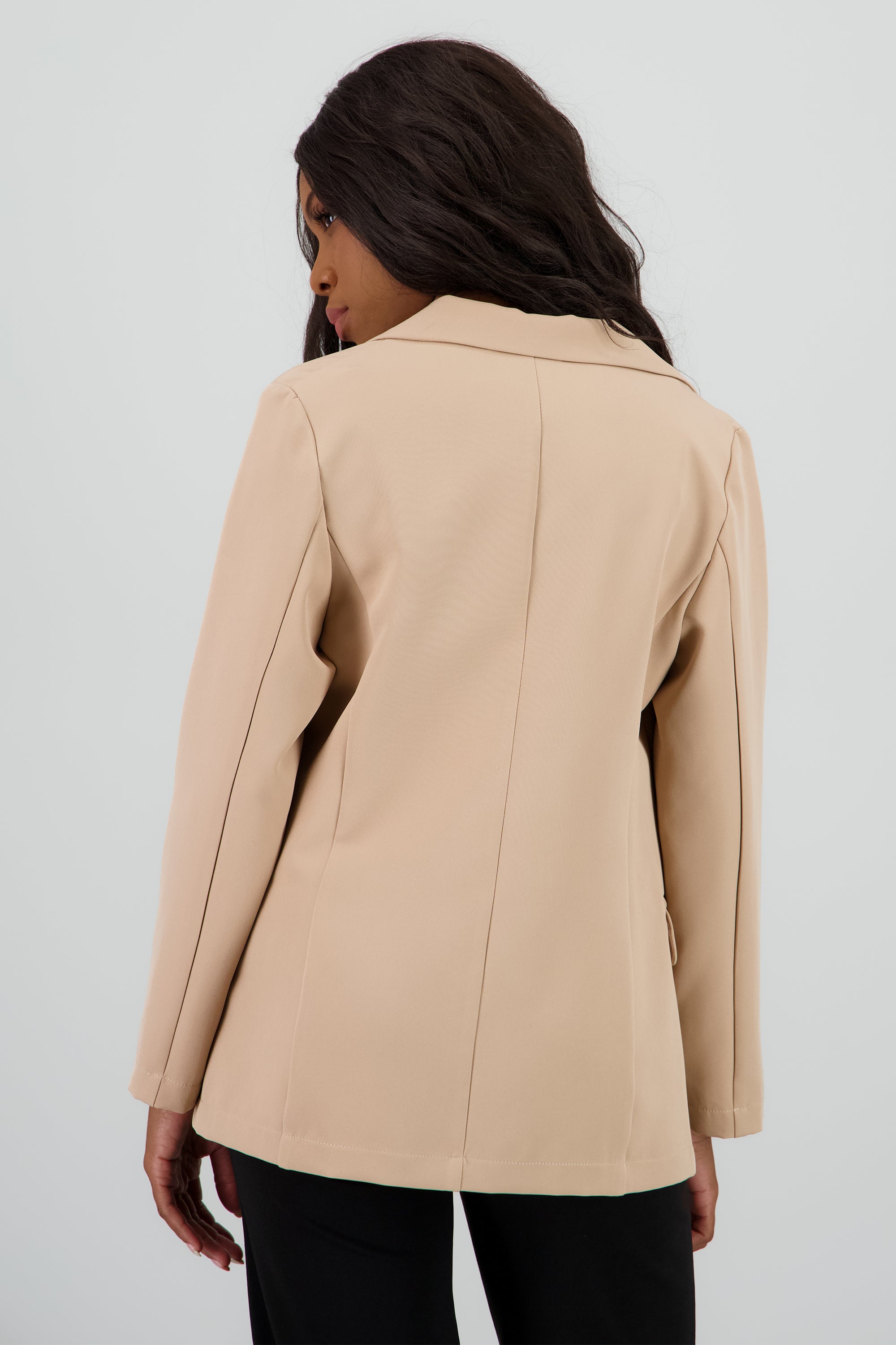 Saco oversize detalle botones BEIGE
