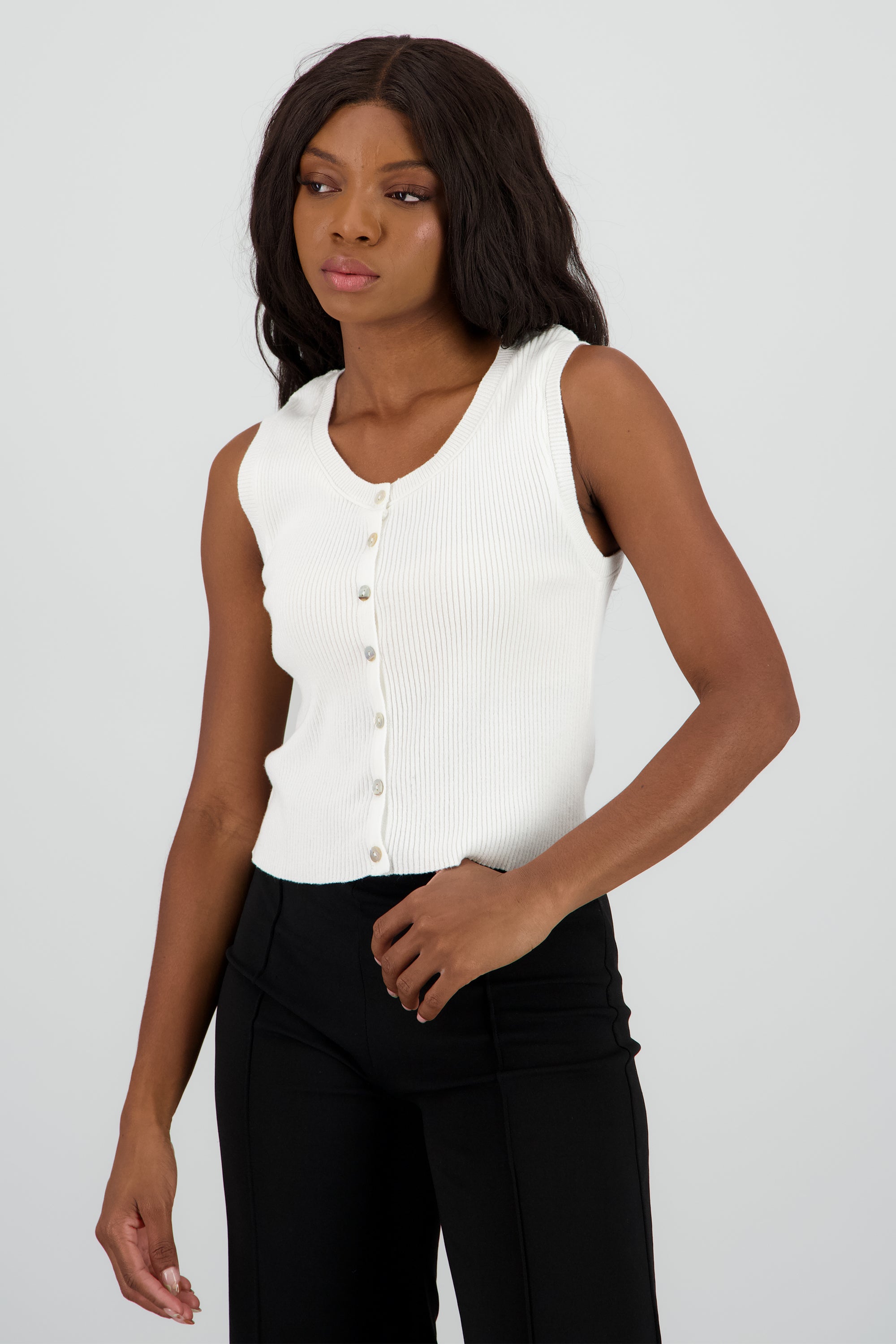 Top ligero detalle botones HUESO