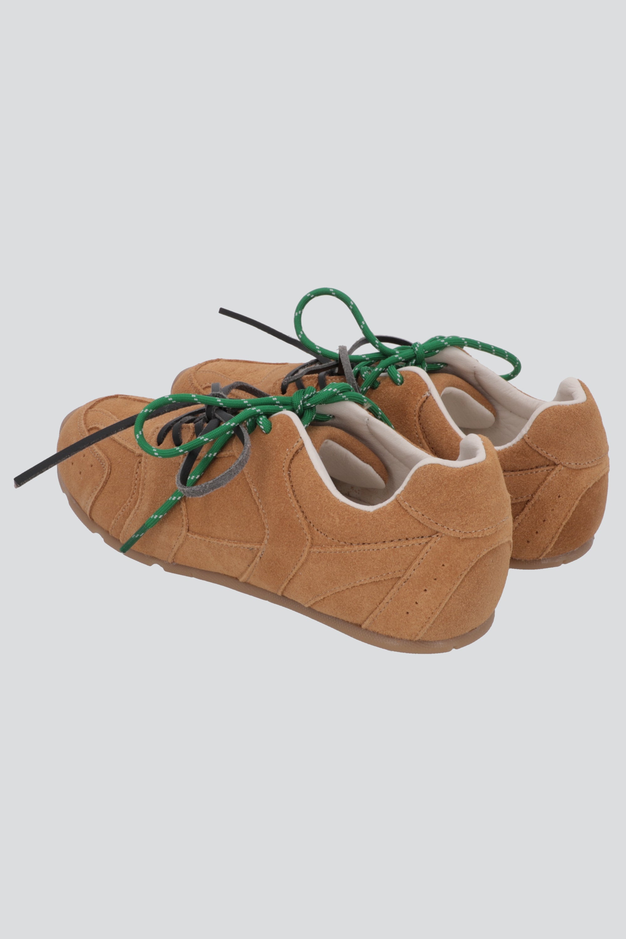 Tenis gamuza agujetas bicolor CAFE