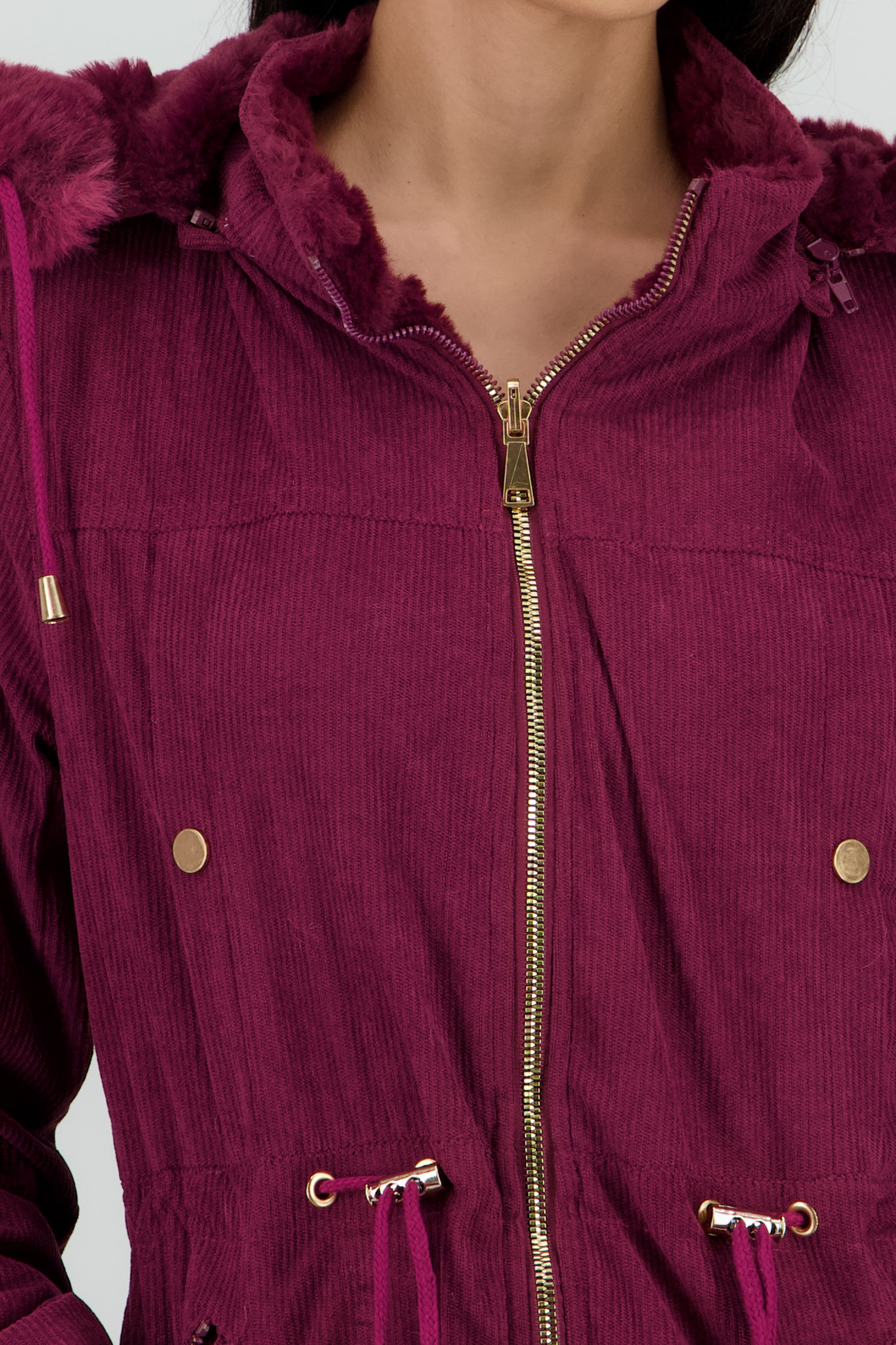 Gabardina doble vista con gorro VINO