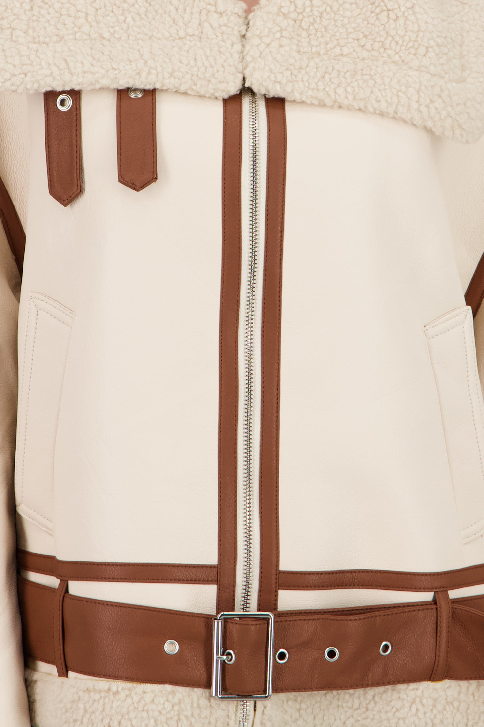 Chamarra efecto piel con cierres BEIGE