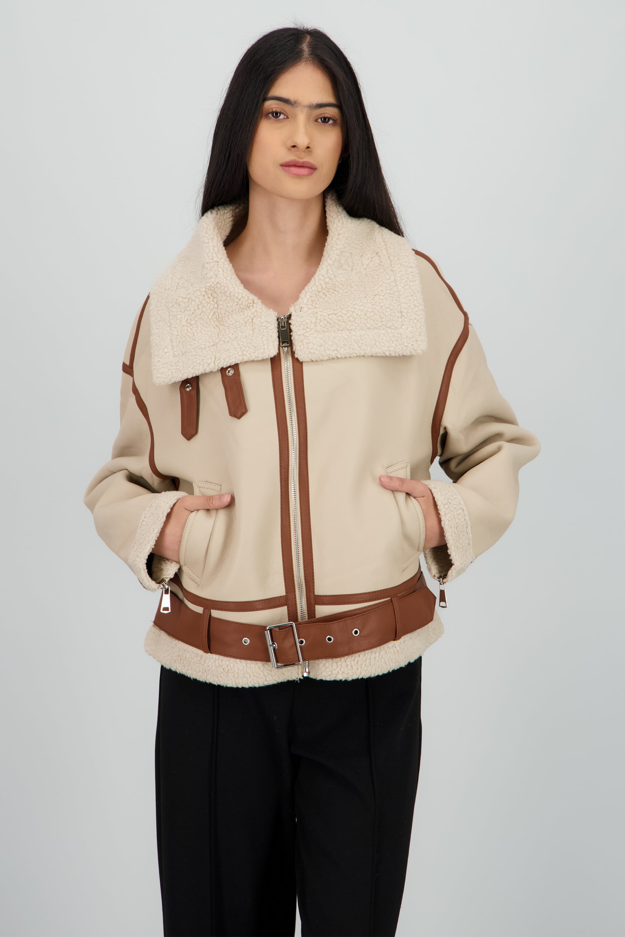 Chamarra efecto piel con cierres KHAKI COMBO