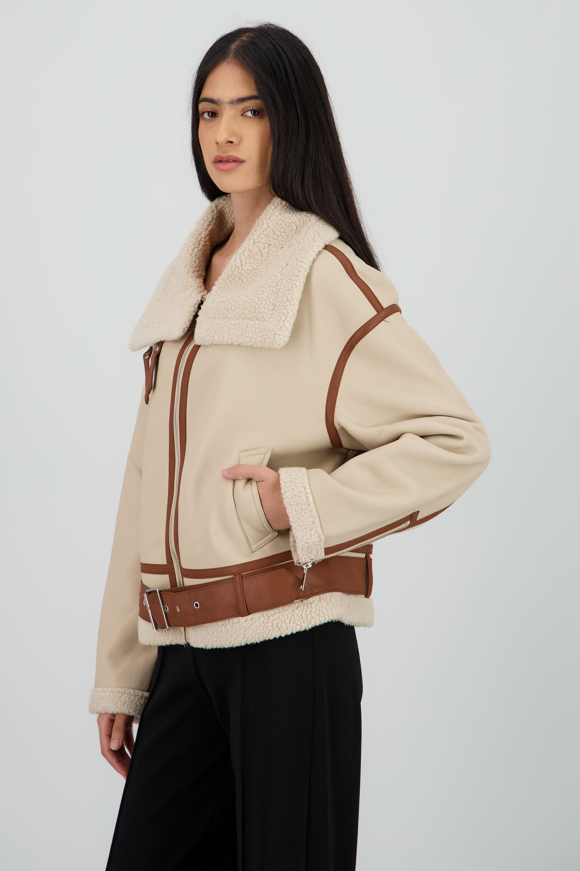 Chamarra efecto piel con cierres KHAKI COMBO