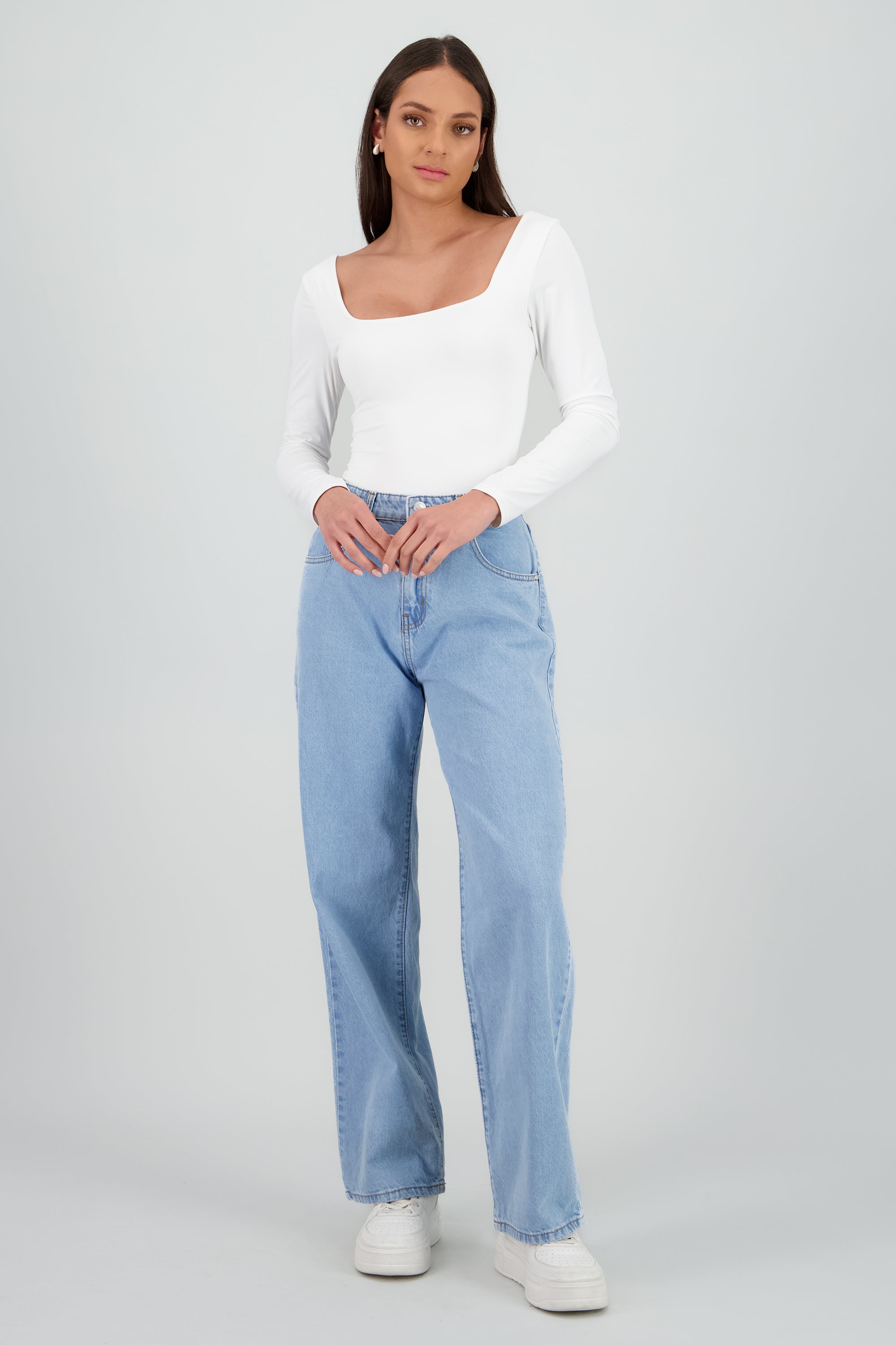 Jeans straight basico LIGHT WASH