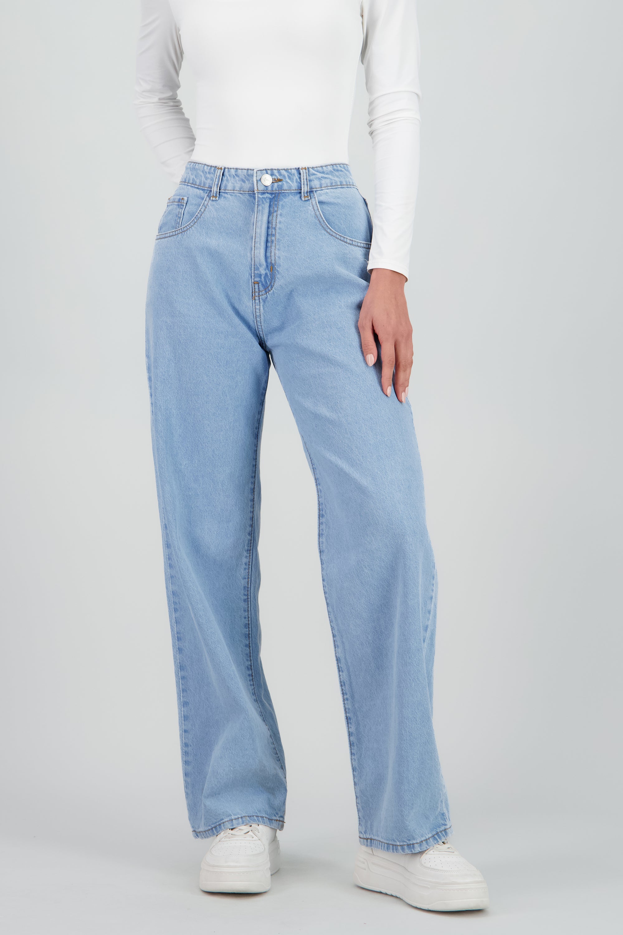 Jeans straight basico LIGHT WASH