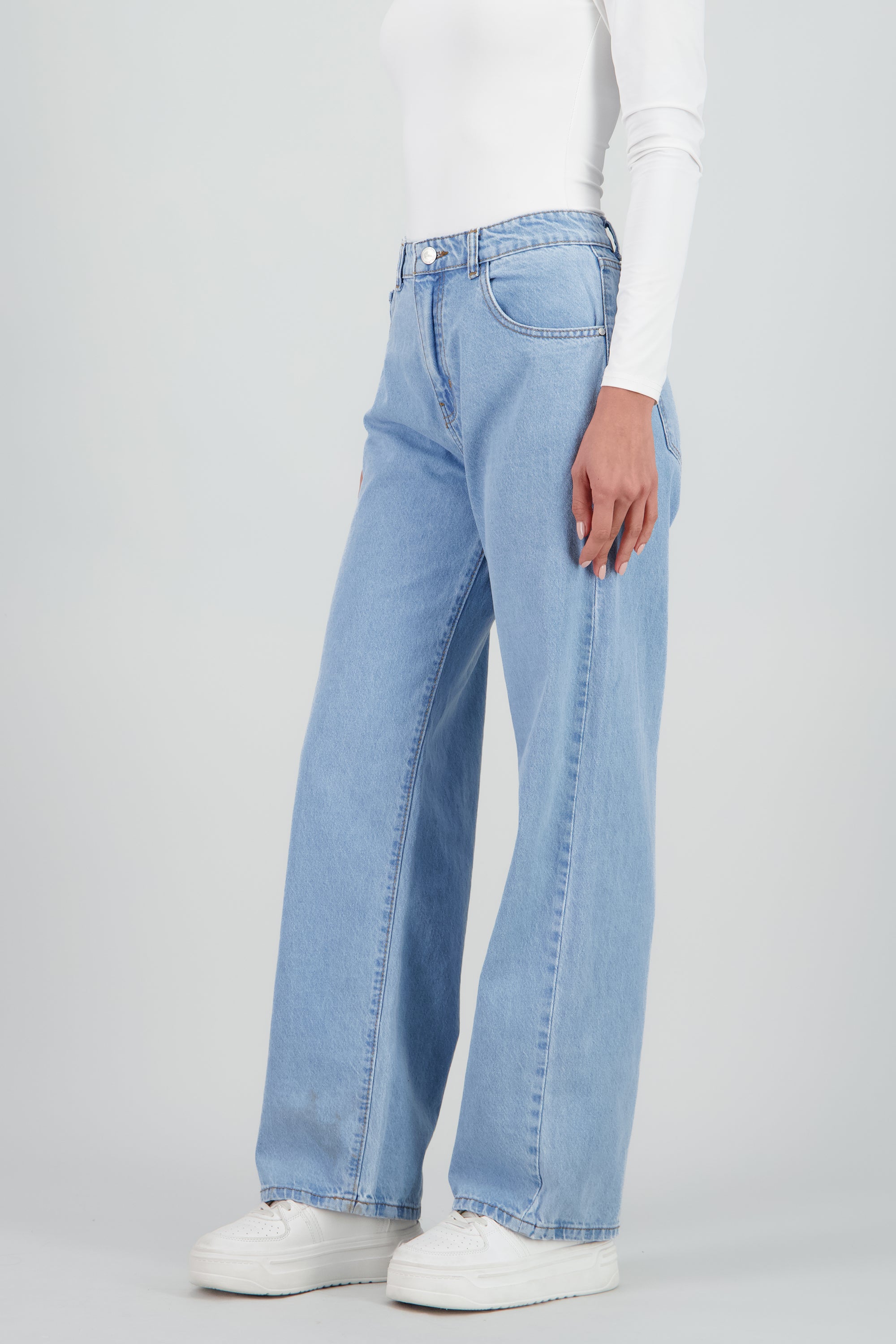 Jeans straight basico LIGHT WASH