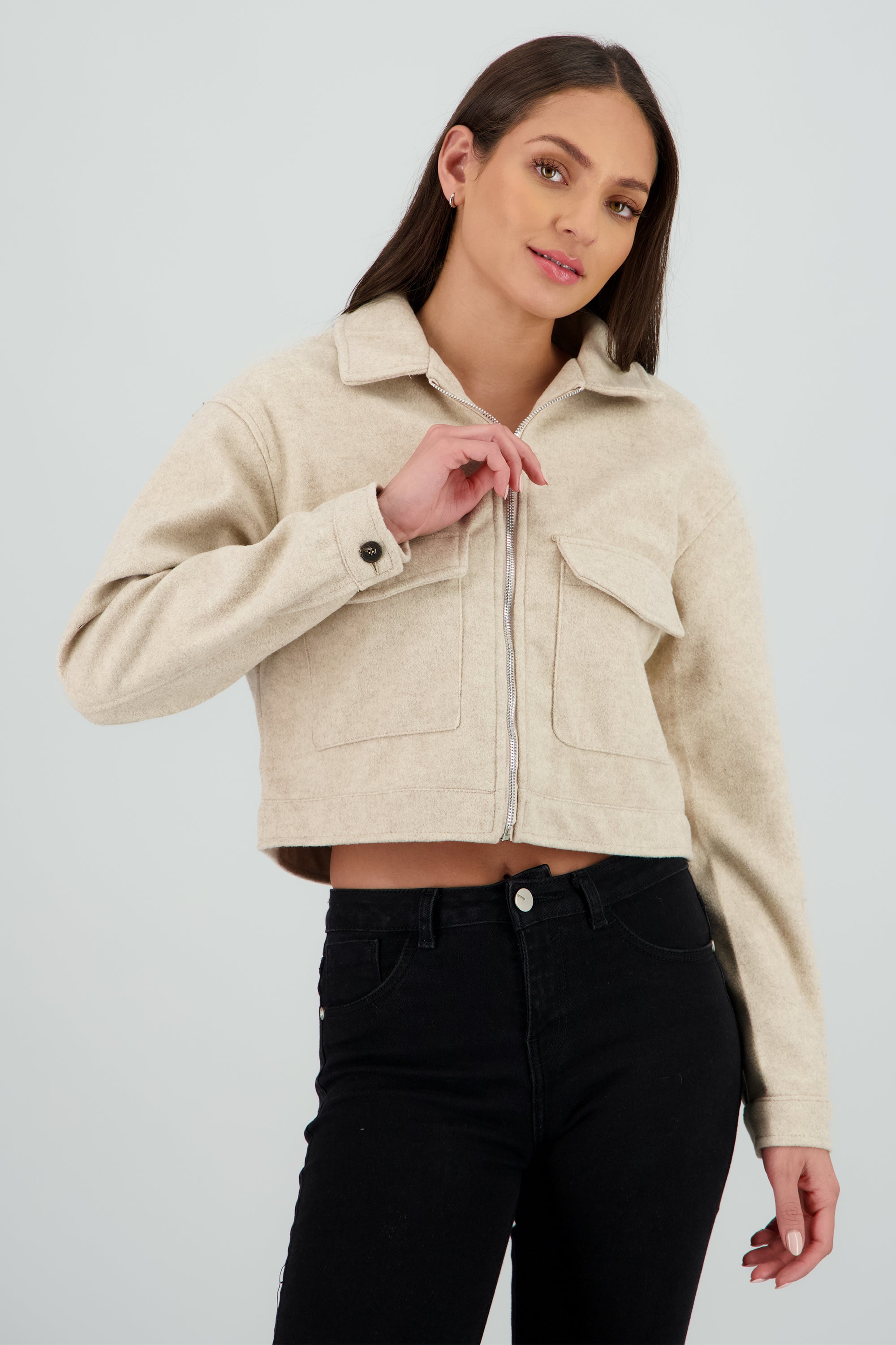 Chamarra con cierre det bolsas BEIGE