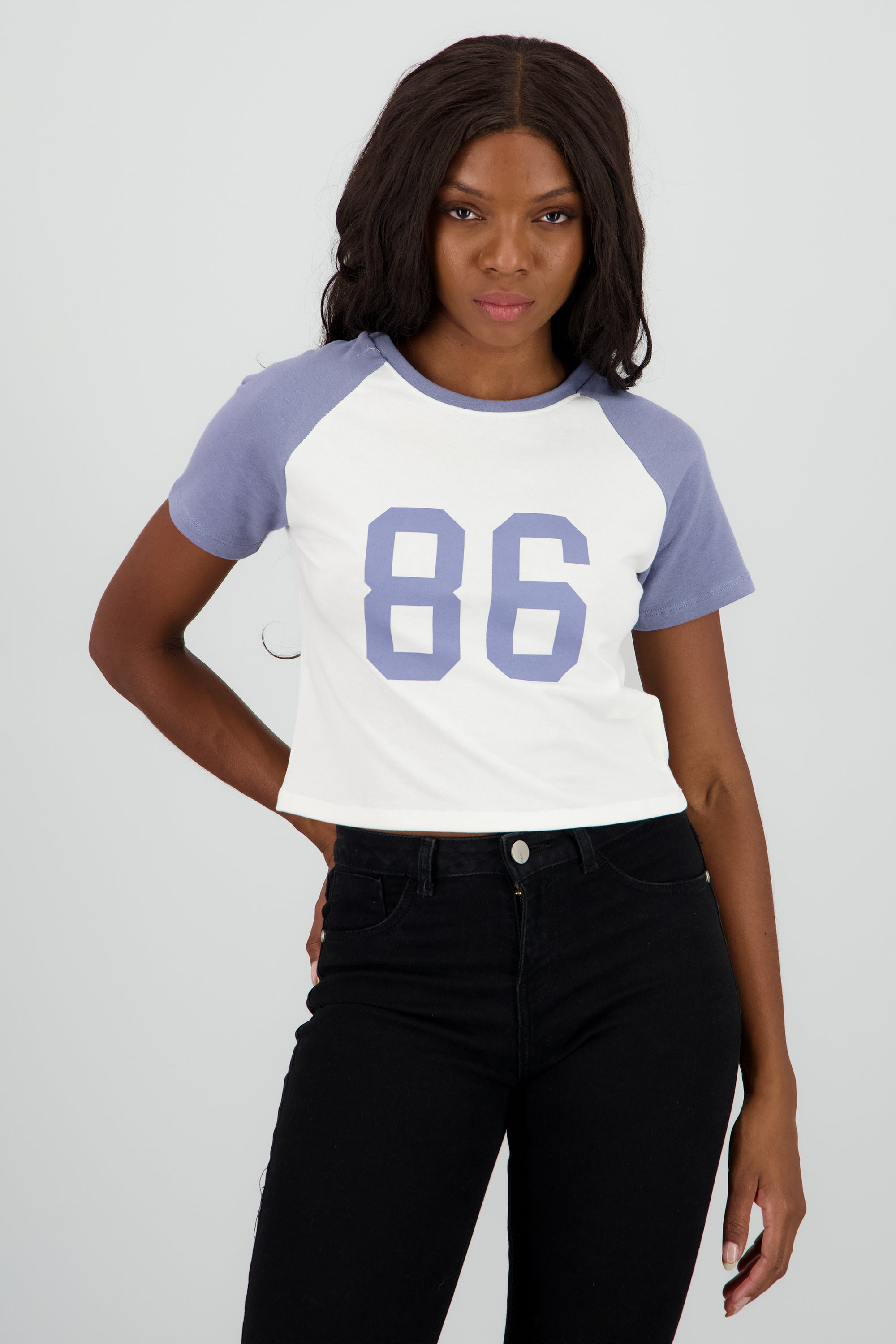 Top con numeros estampados contraste mangas AZUL COMBO
