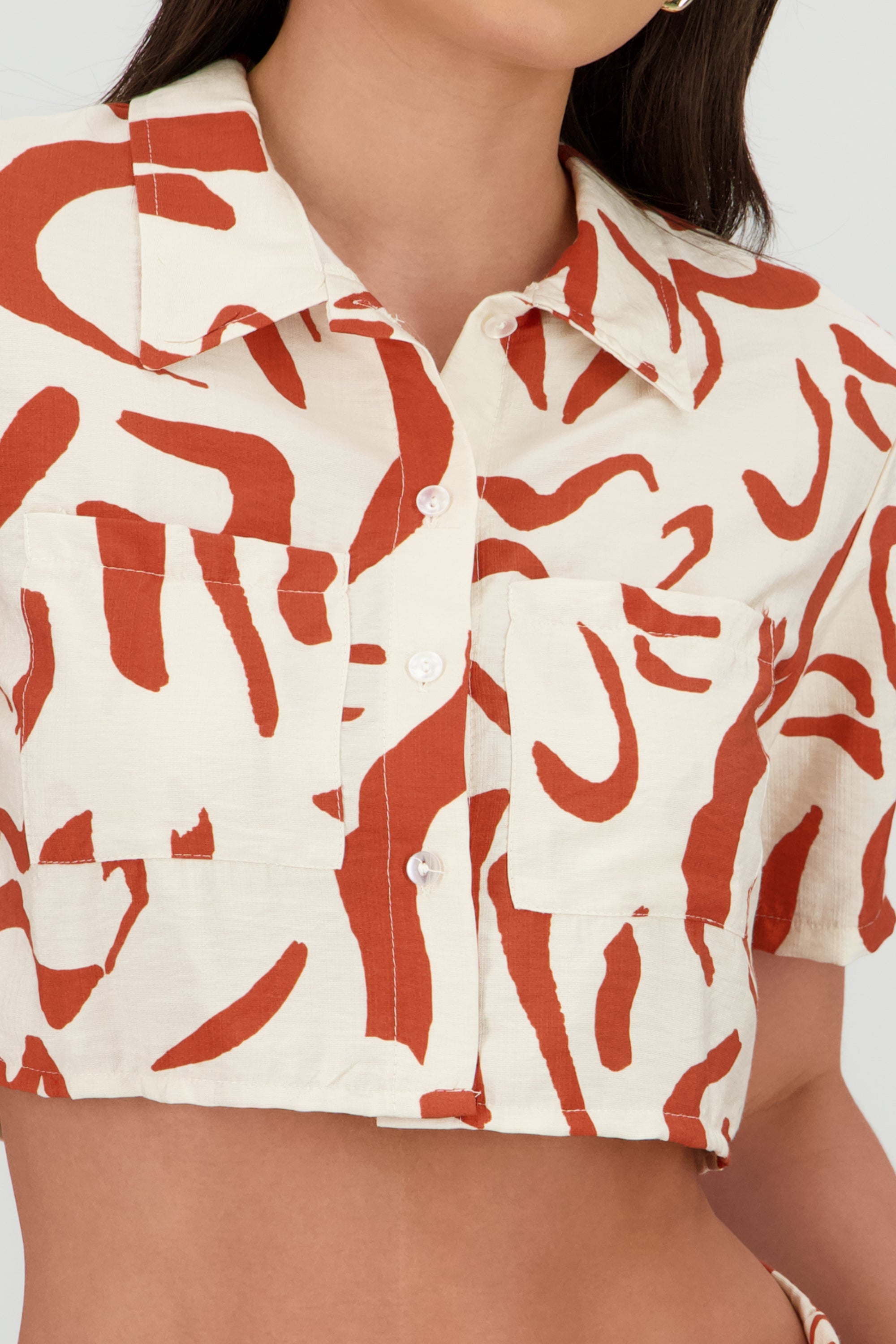 Camisa crop manga corta estampado geometrico NARANJA COMBO