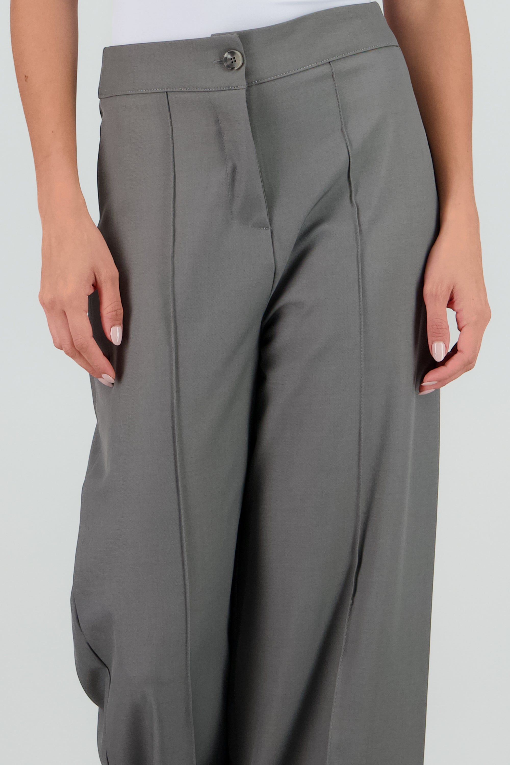 Pantalon amplio liso detalle costura GRIS