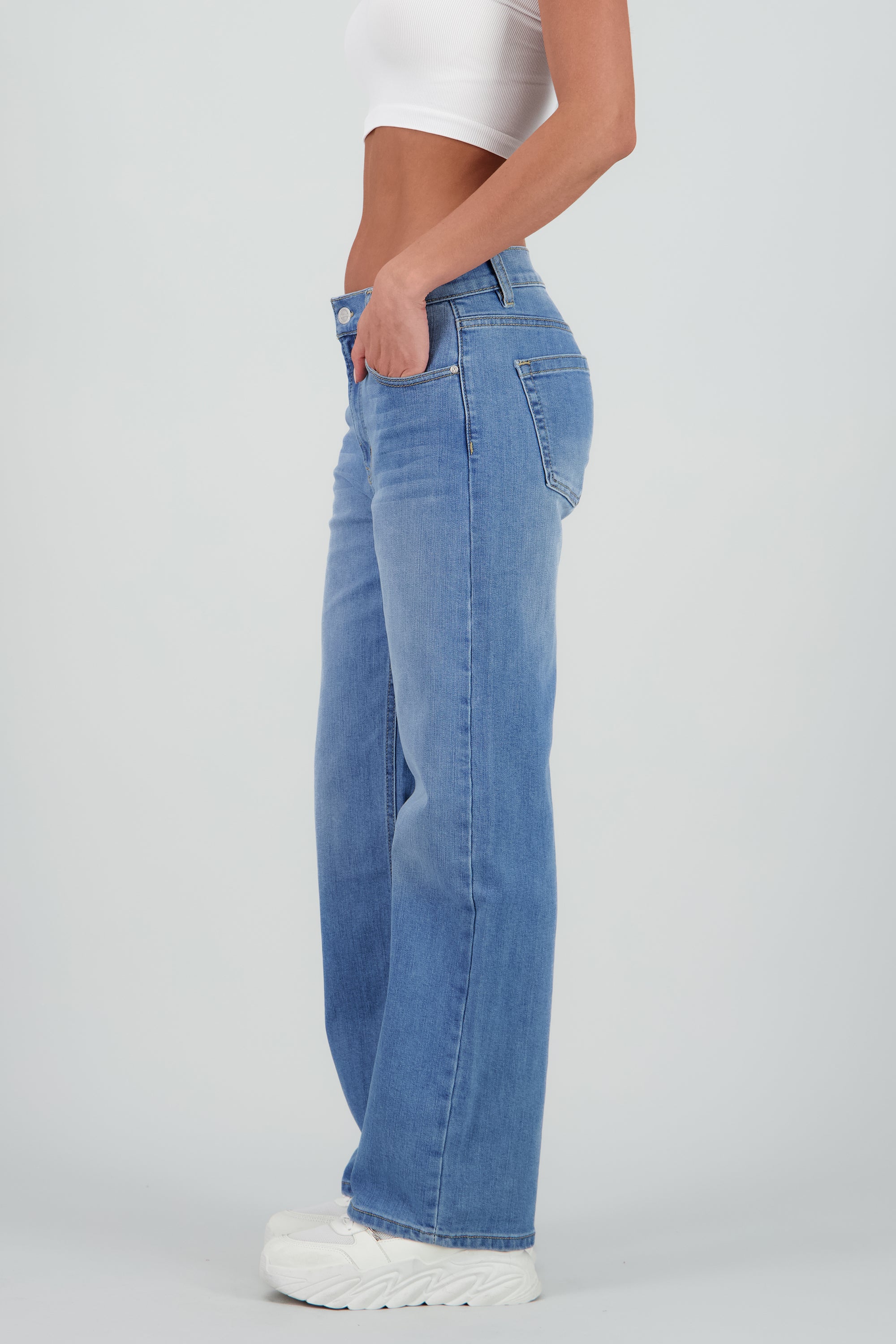 Jeans básicos wide leg MEDIUM WASH