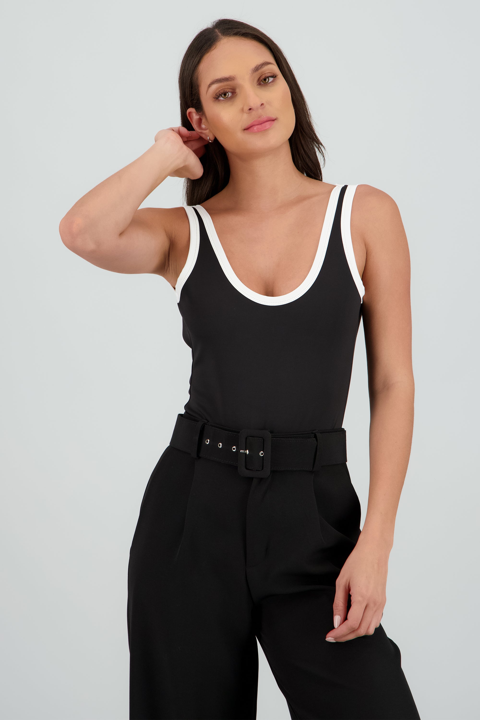 Bodysuit sin mangas contraste NEGRO COMBO