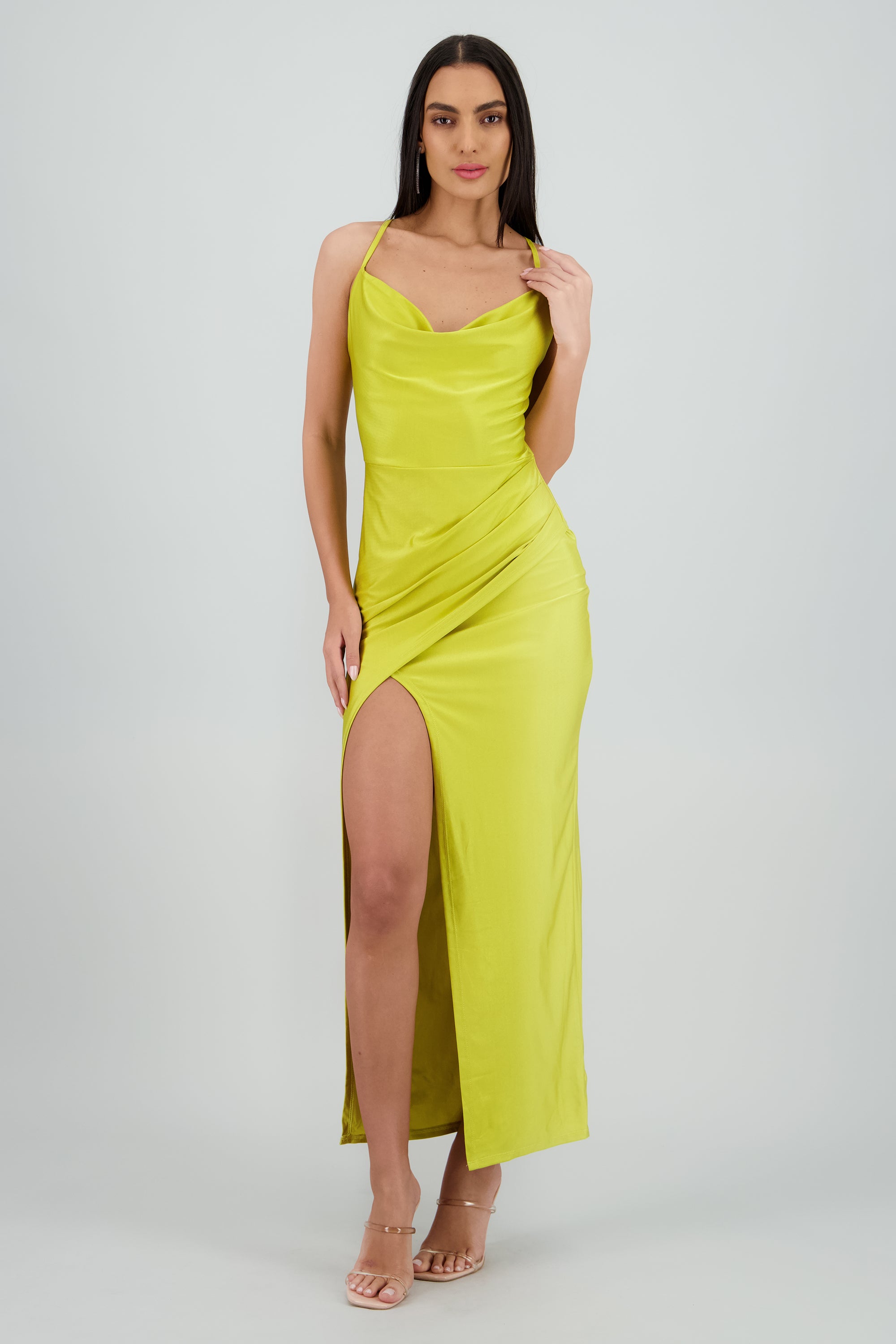 Vestido satinado drapeado costado VERDE