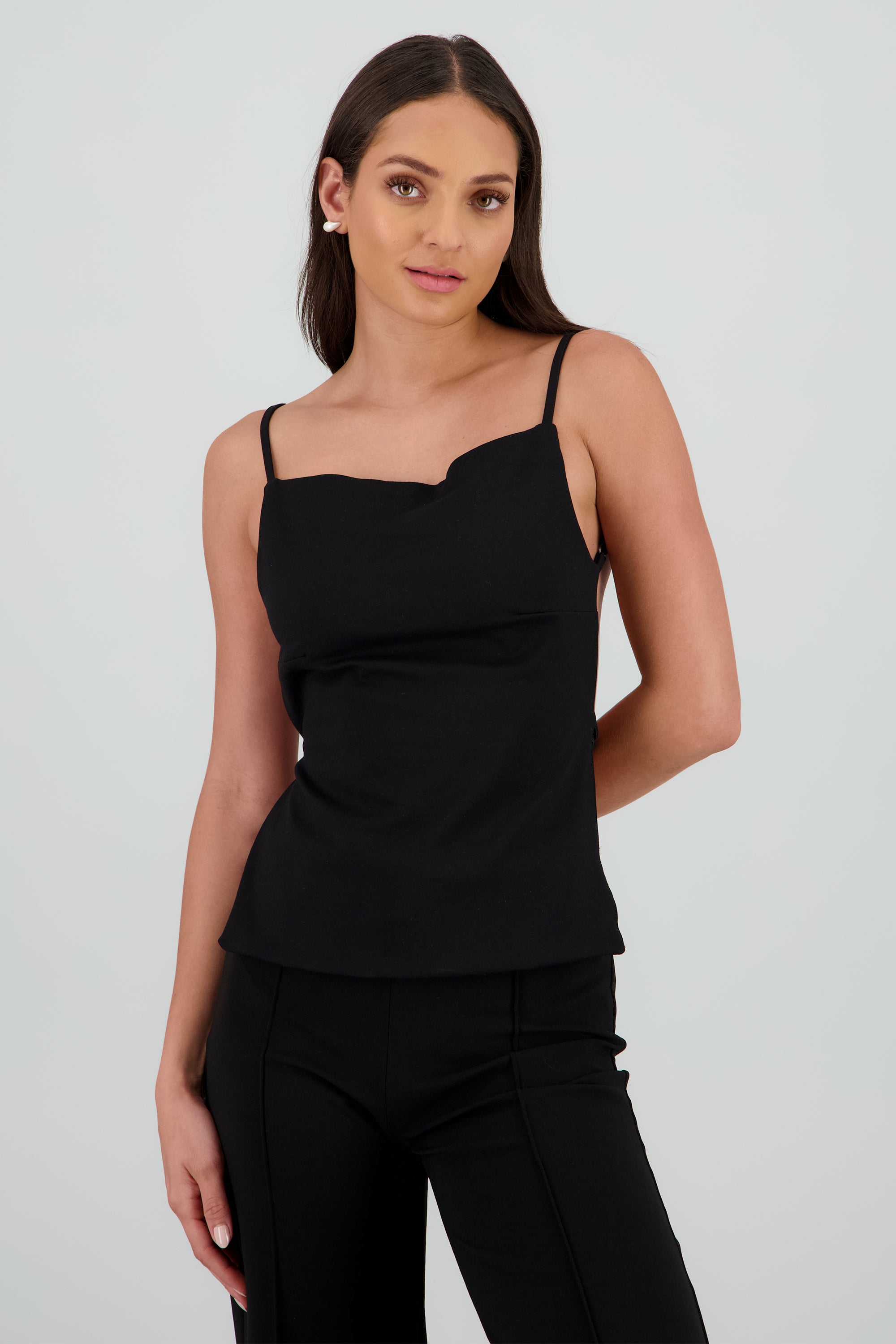 Top tirantes escote en espalda NEGRO