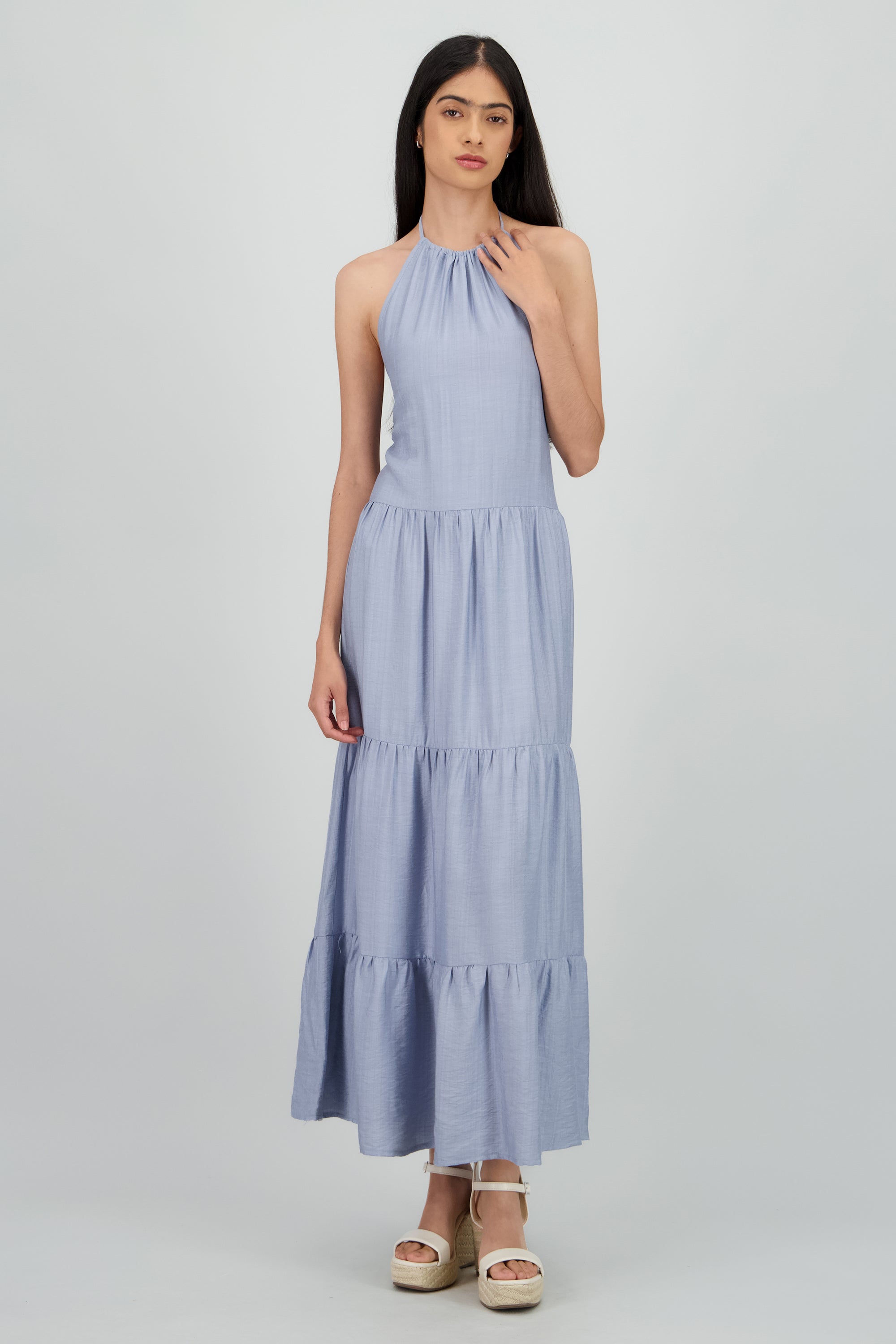 Vestido maxi halter con olanes AZUL PASTEL