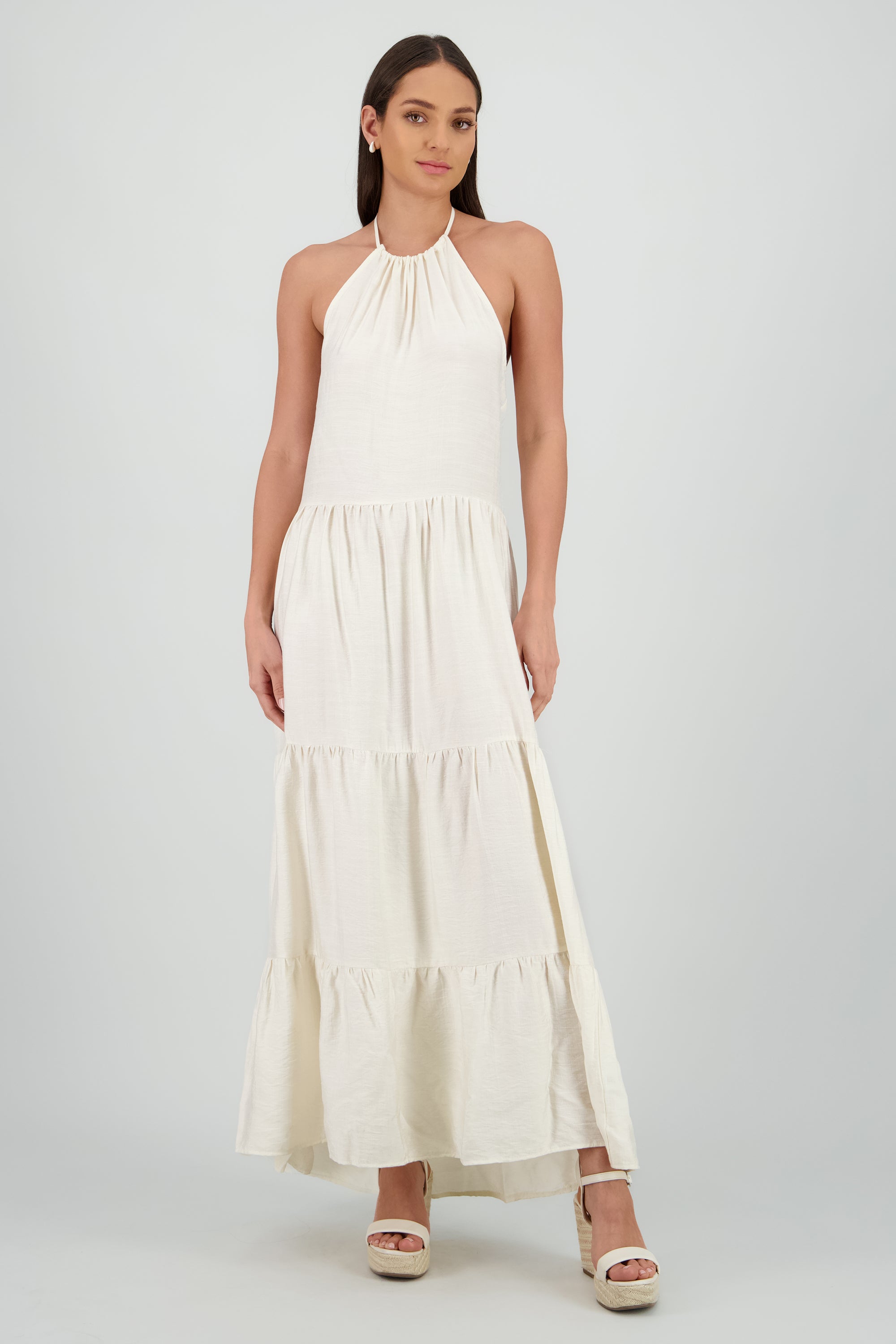 Vestido maxi halter con olanes HUESO