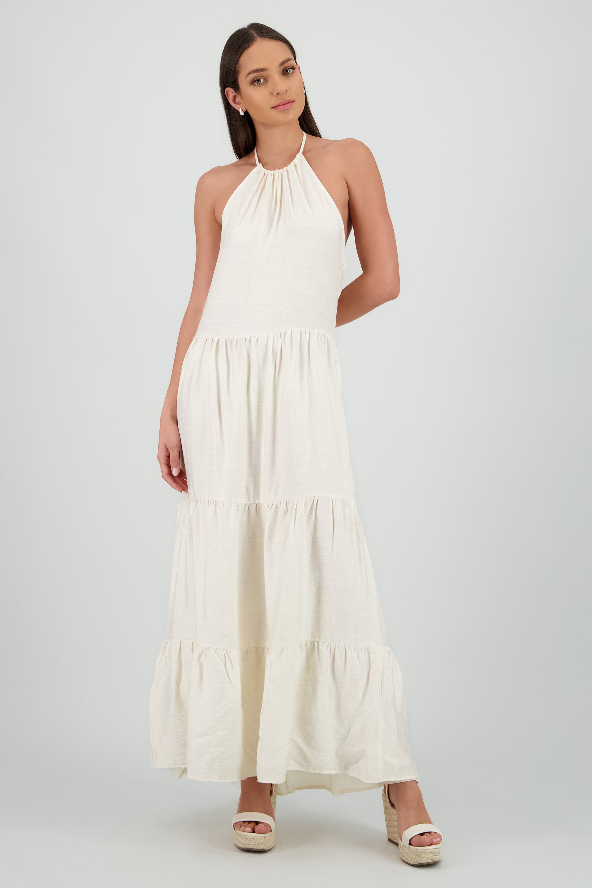 Vestido maxi halter con olanes HUESO