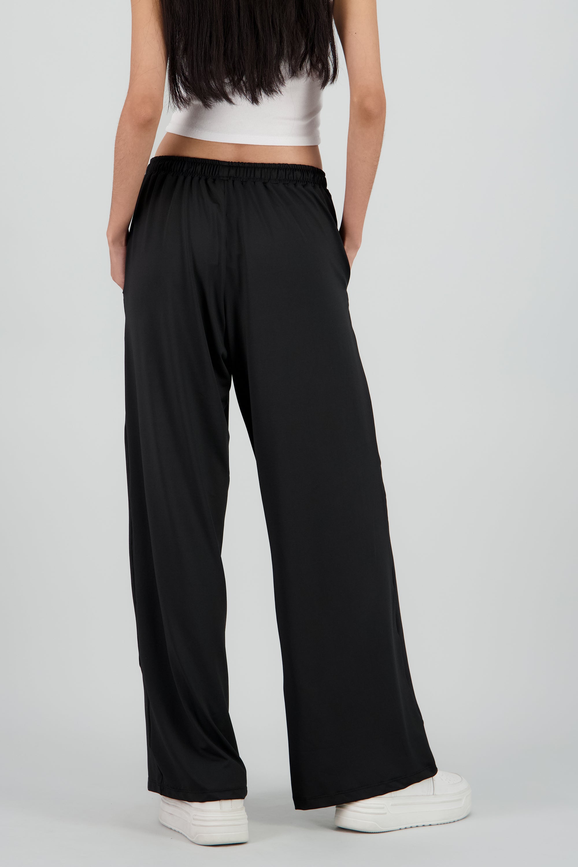 Pantalon con jareta amplio detalle costuras NEGRO