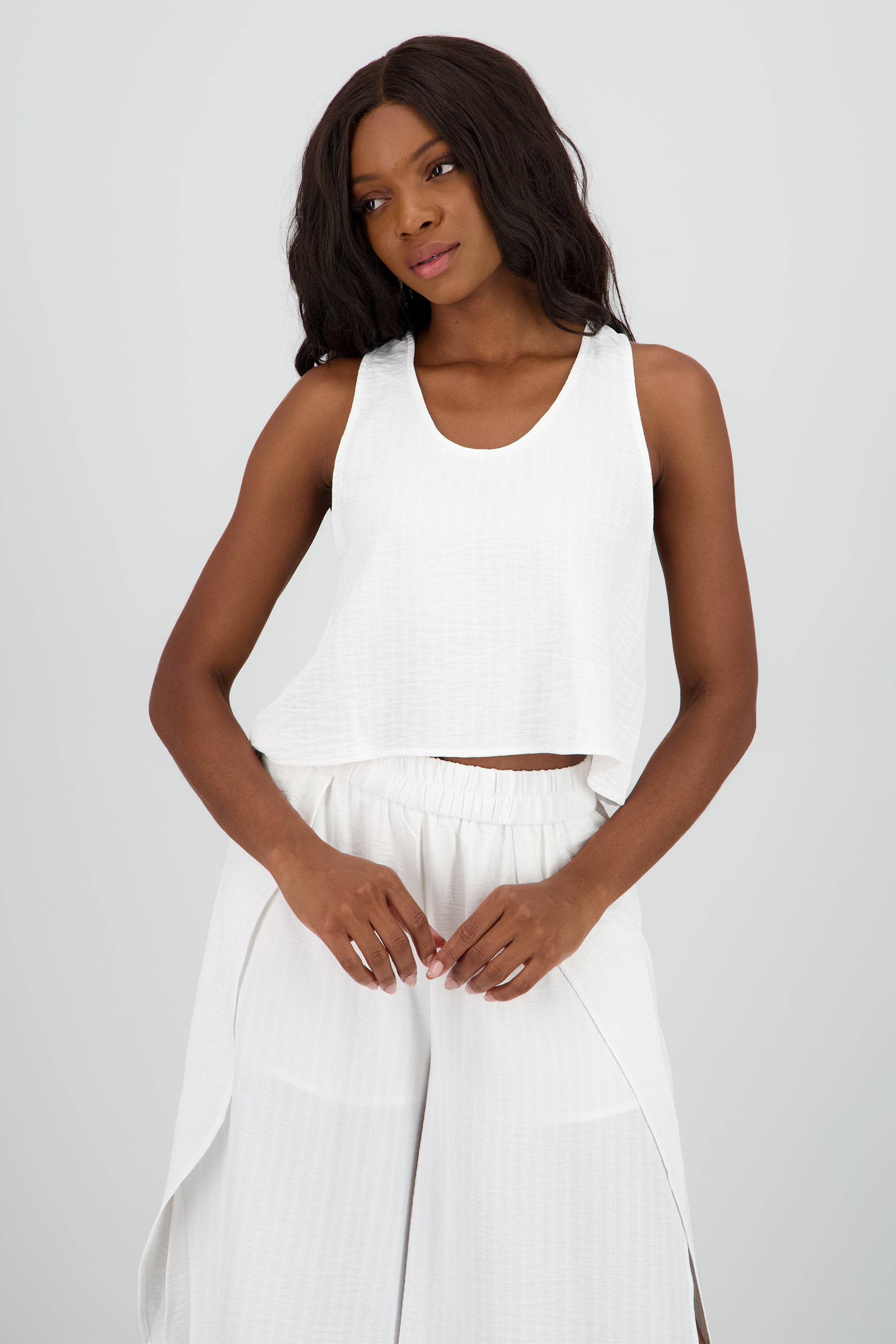 Blusa fluida textura sin manga BLANCO