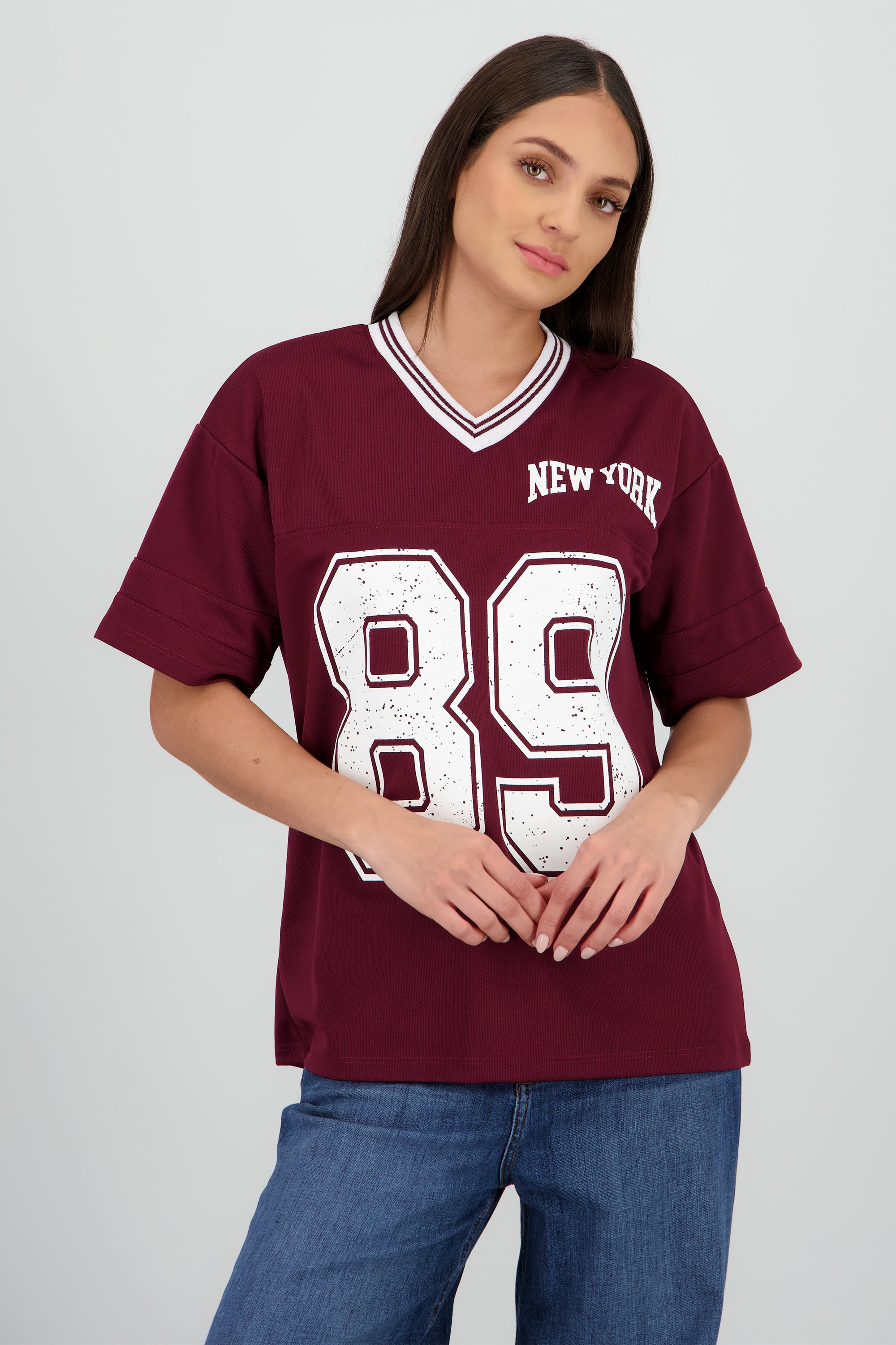Playera oversize estampado numero CIRUELA