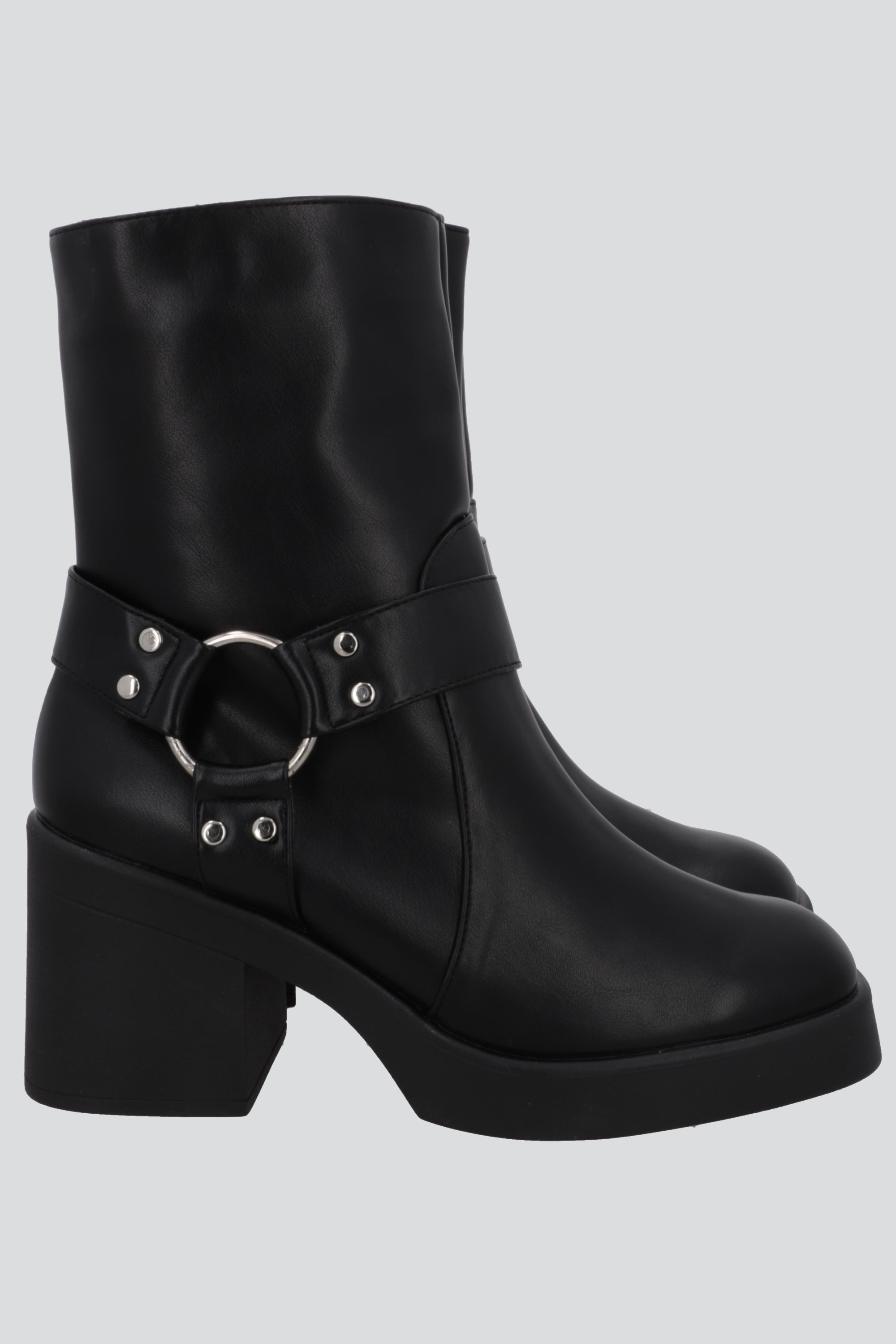 Botin biker hebilla redonda tacon bajo NEGRO