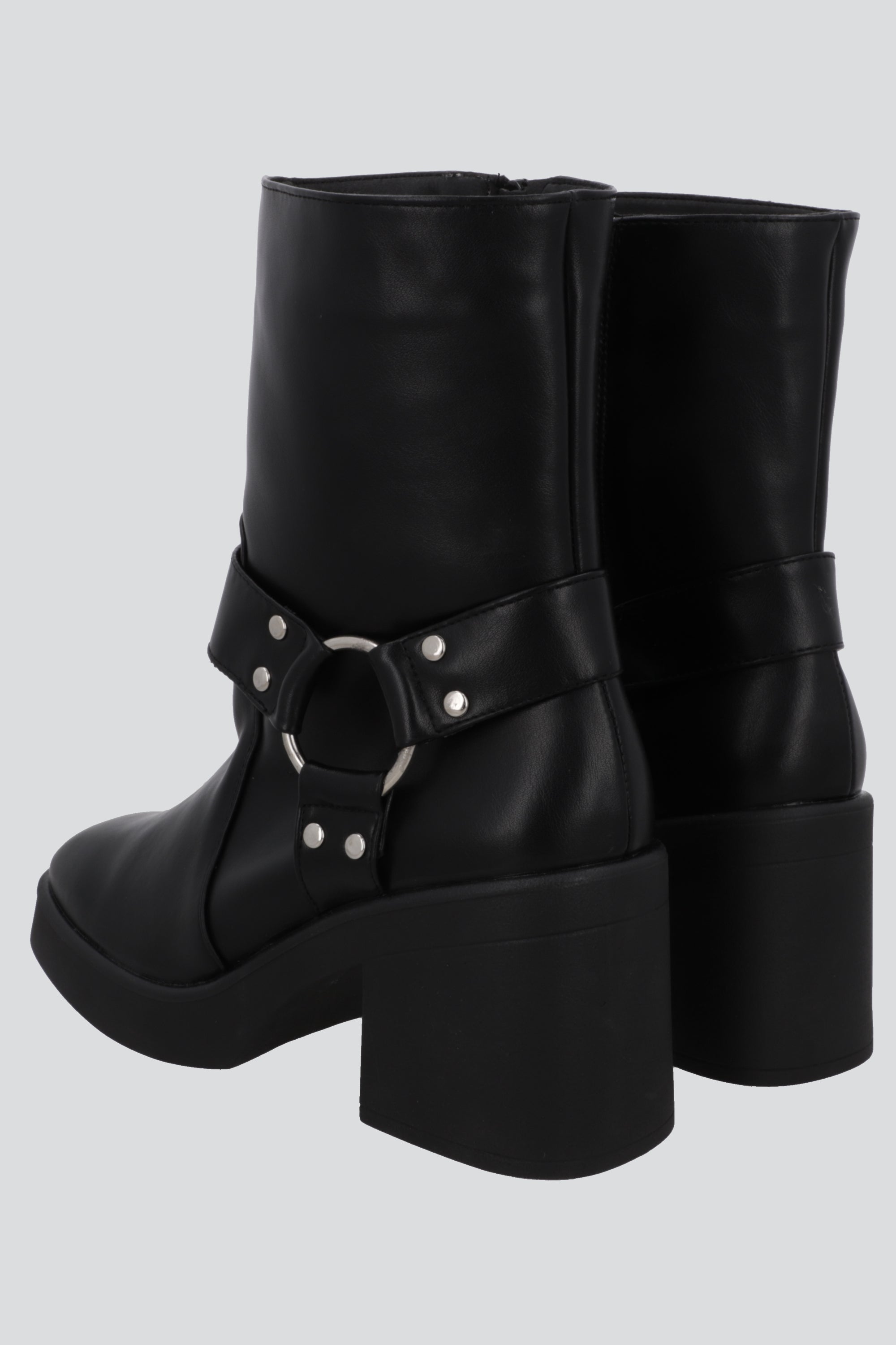 Botin biker hebilla redonda tacon bajo NEGRO