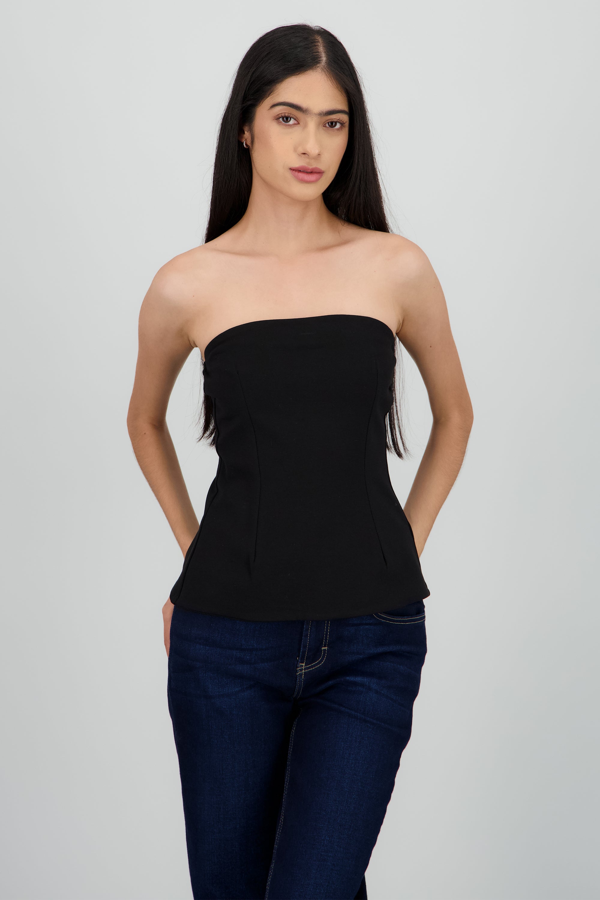 Top strapless con cortes NEGRO