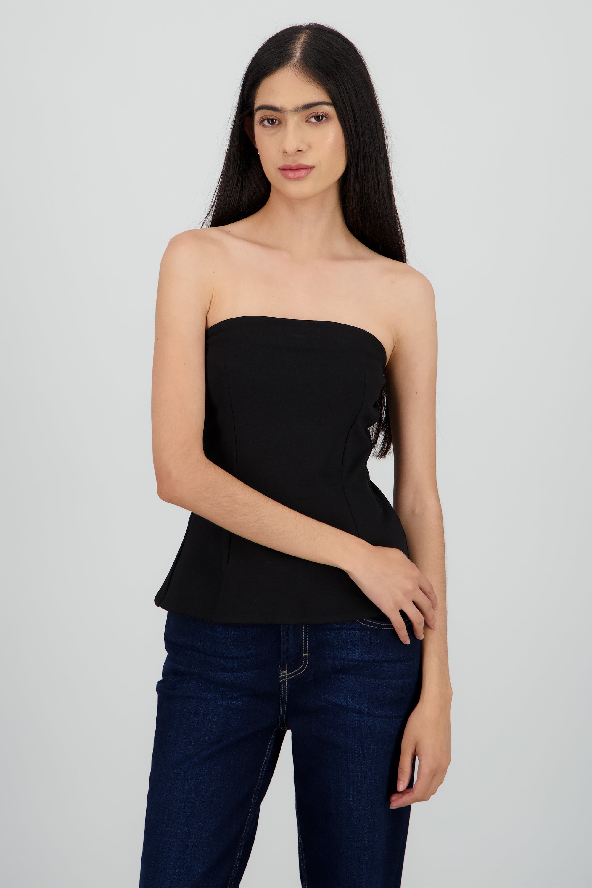 Top strapless con cortes NEGRO