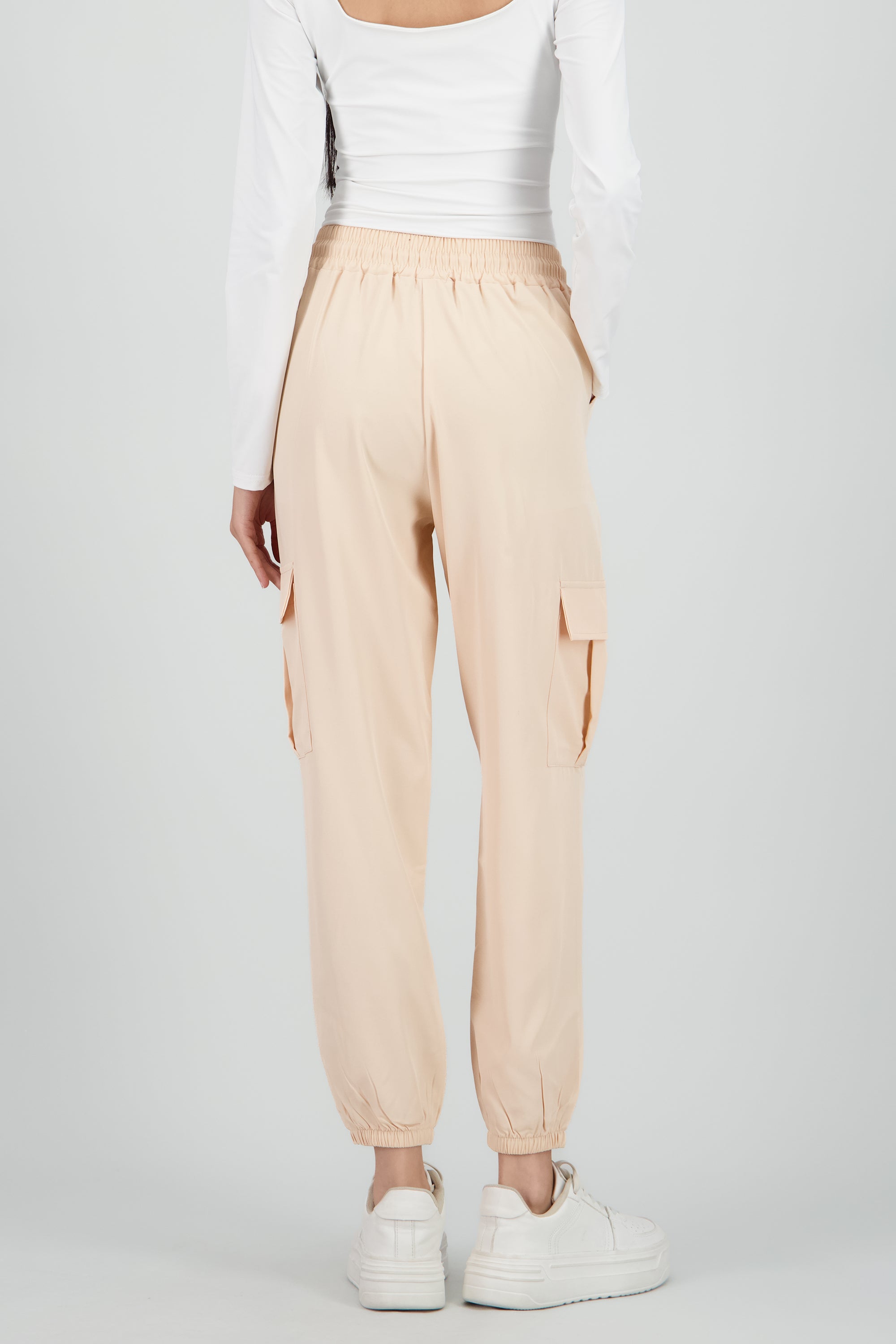 Pantalón Cargo Monocolor Bolsas CREMA