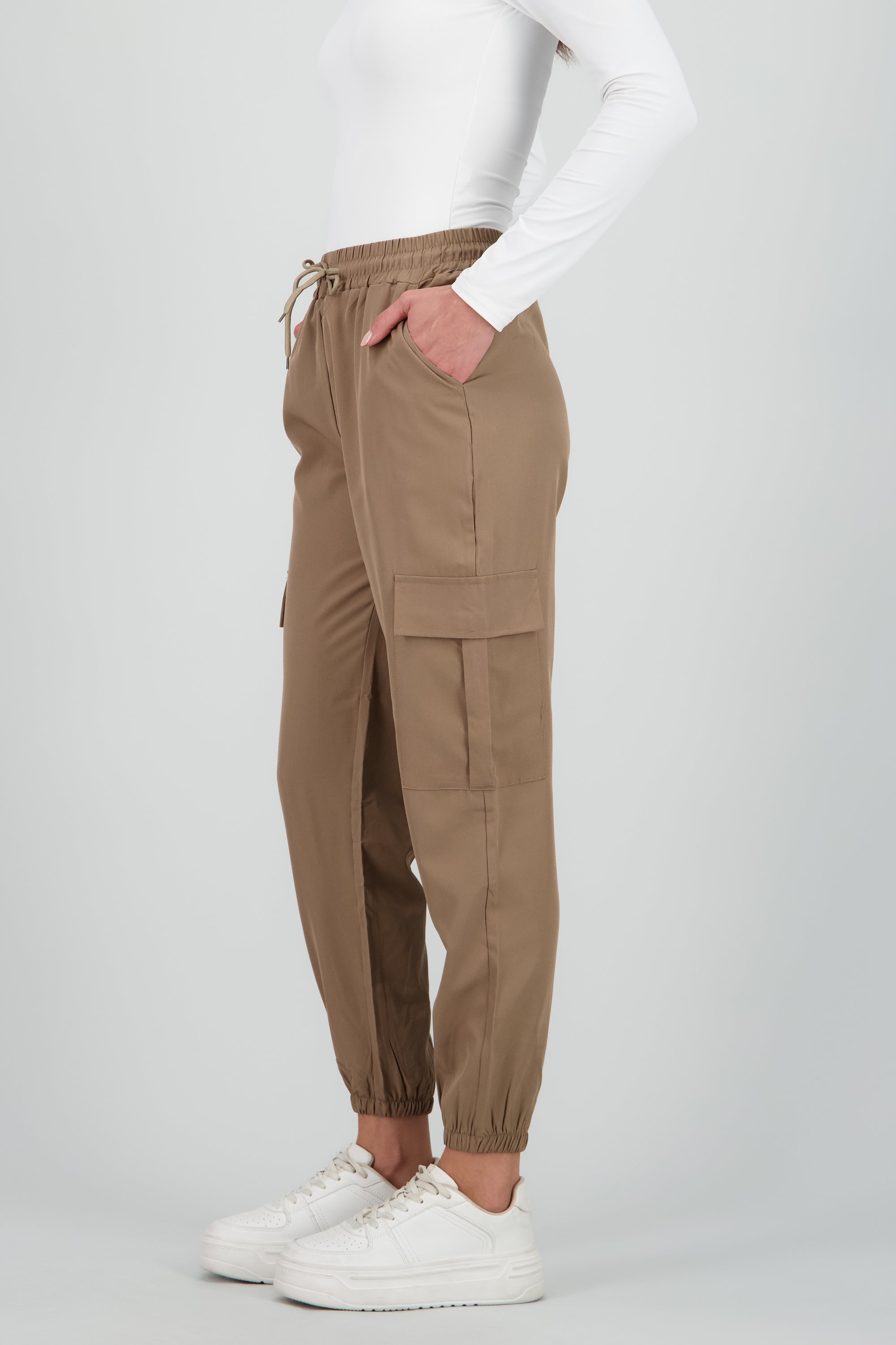 Pantalón Cargo Monocolor Bolsas CHOCOLATE