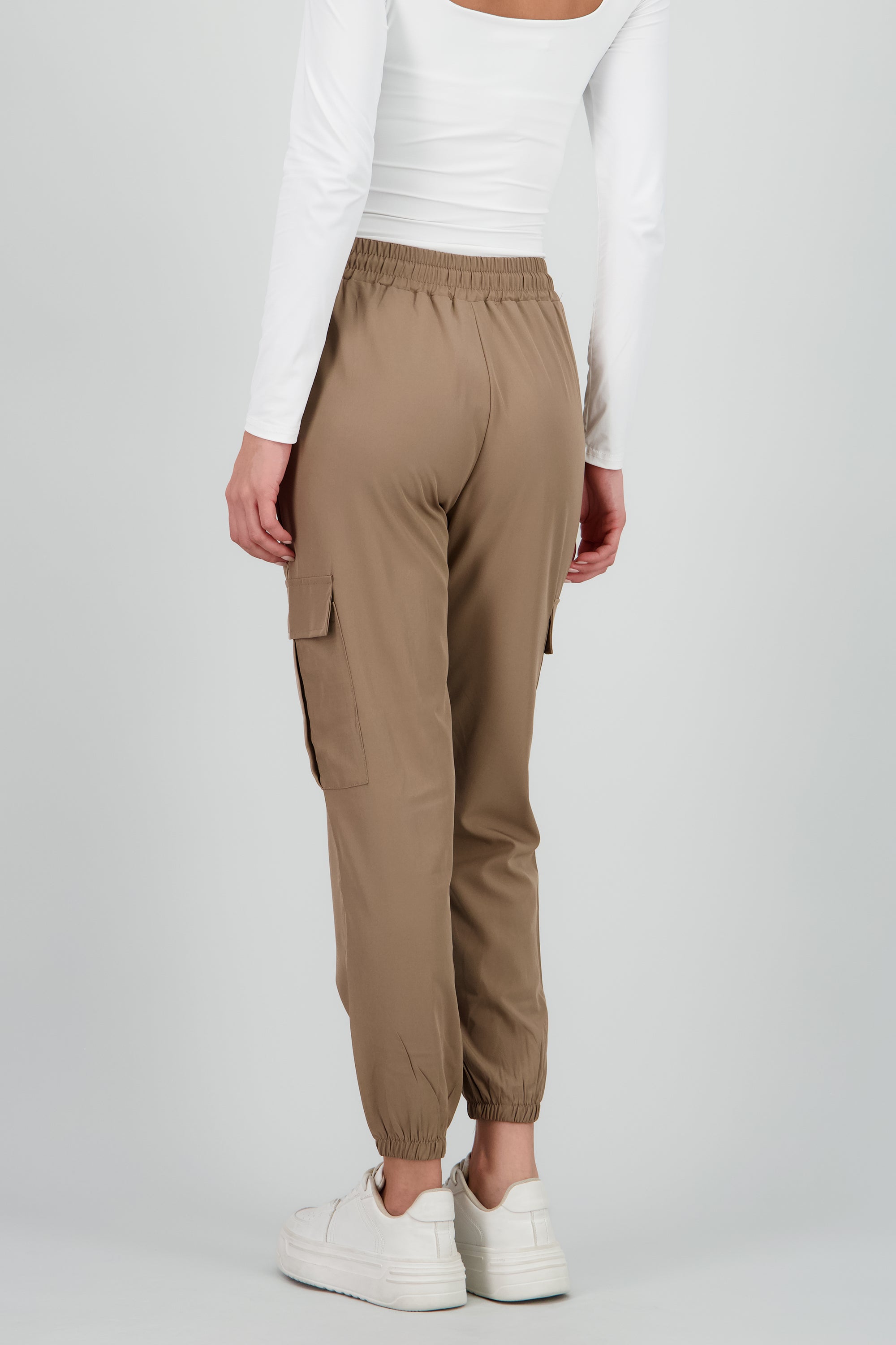 Pantalón Cargo Monocolor Bolsas CHOCOLATE
