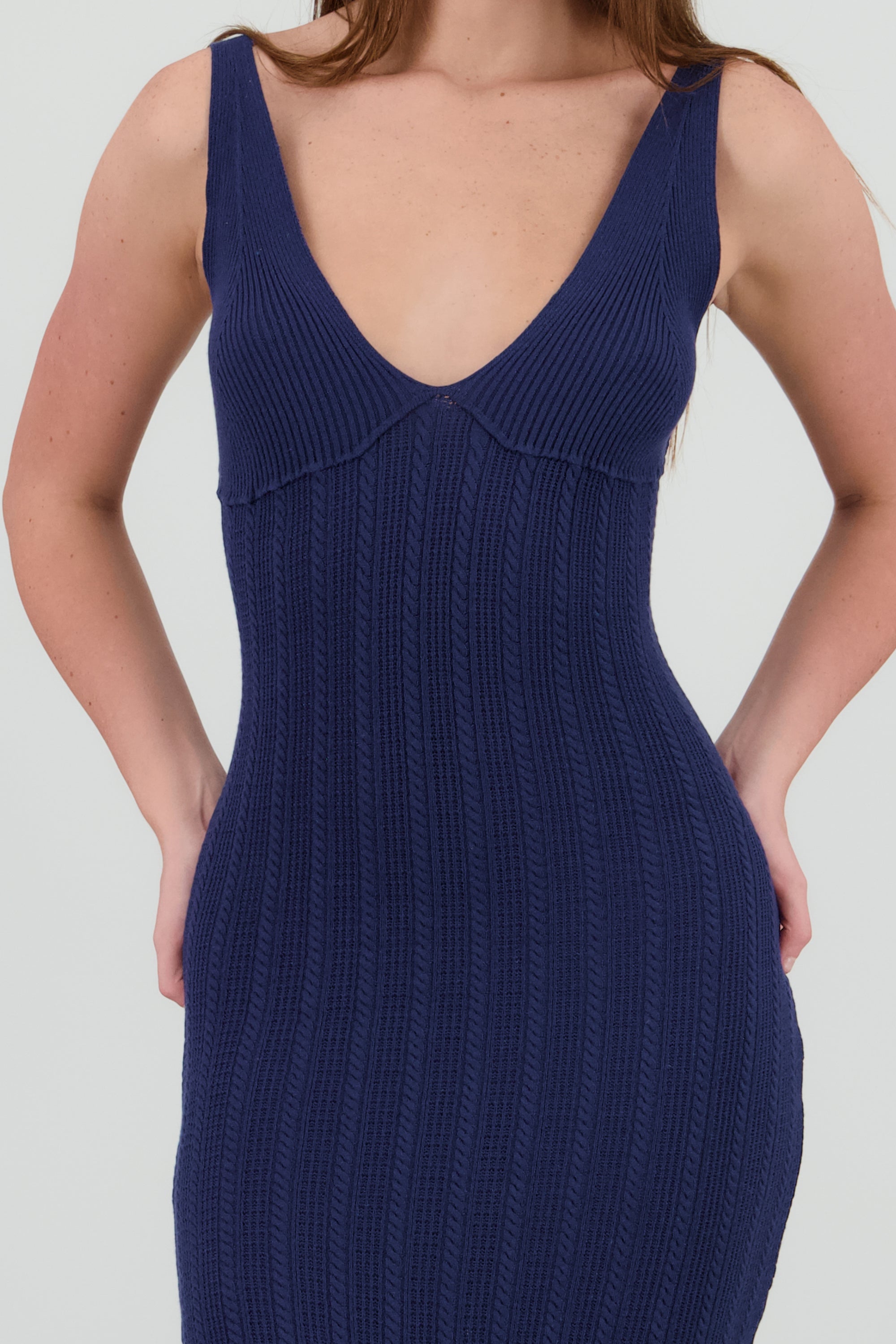 Vestido maxi cuello V MARINO