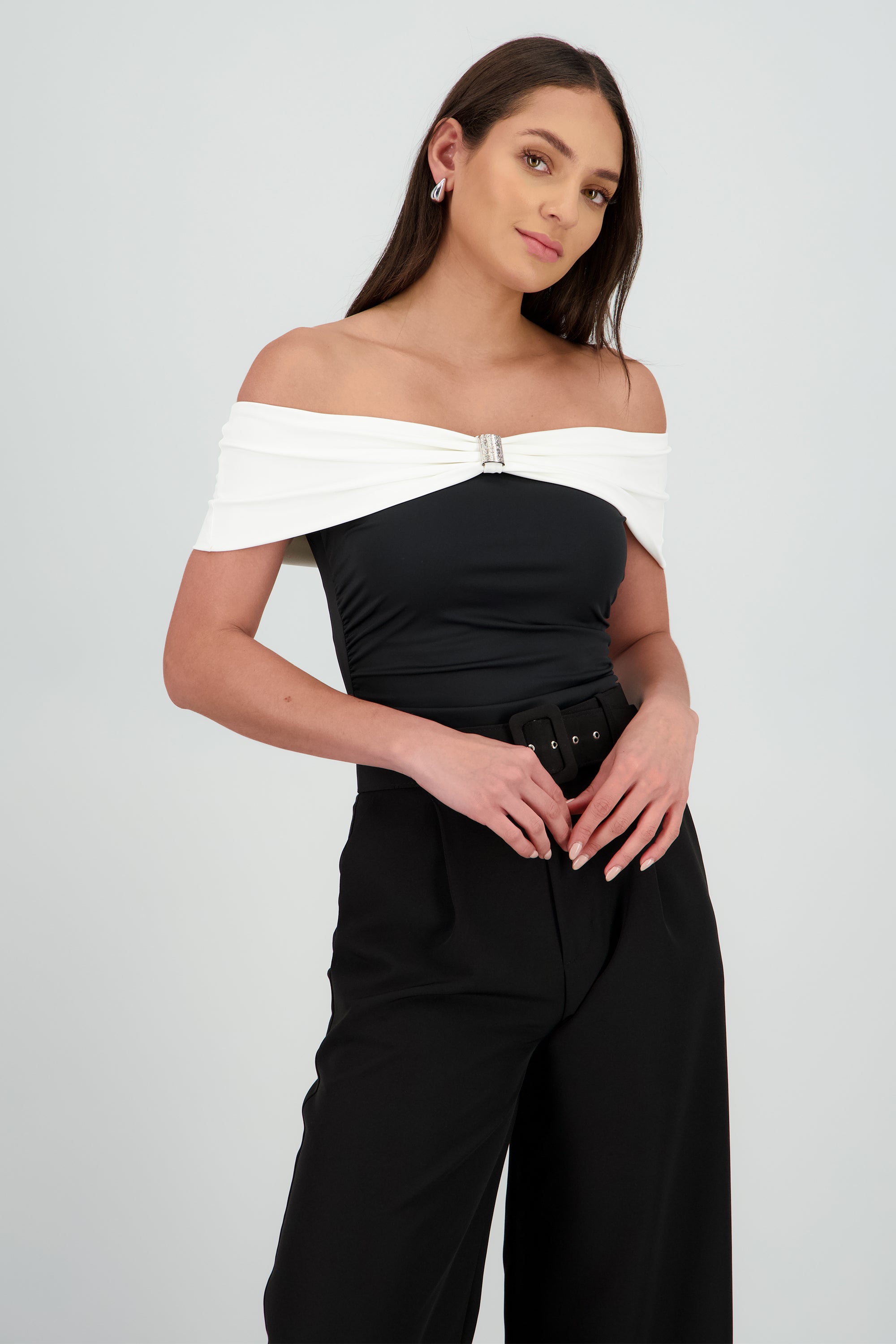 Bodysuit off shoulder detalle NEGRO BLANCO