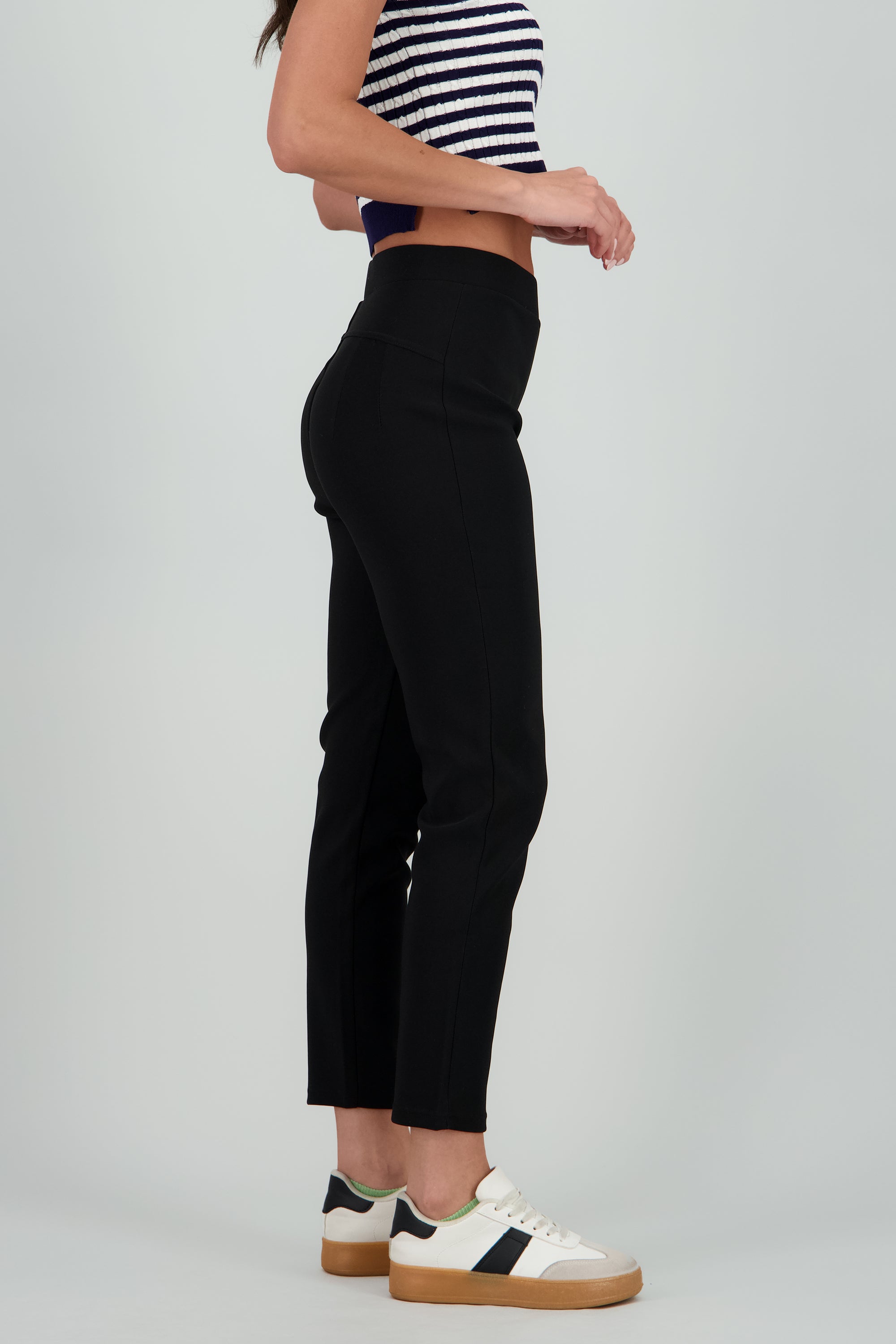Pantalon liso NEGRO