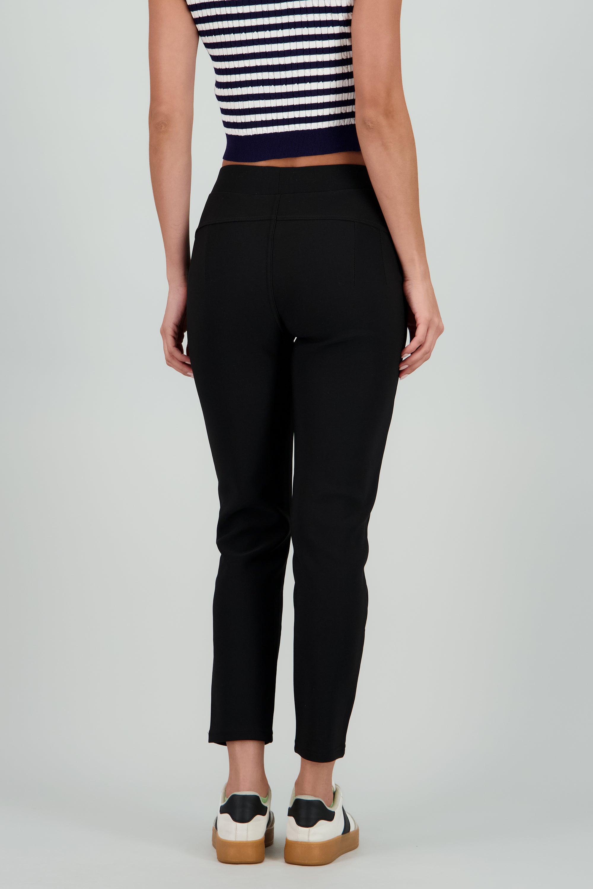 Pantalon liso NEGRO