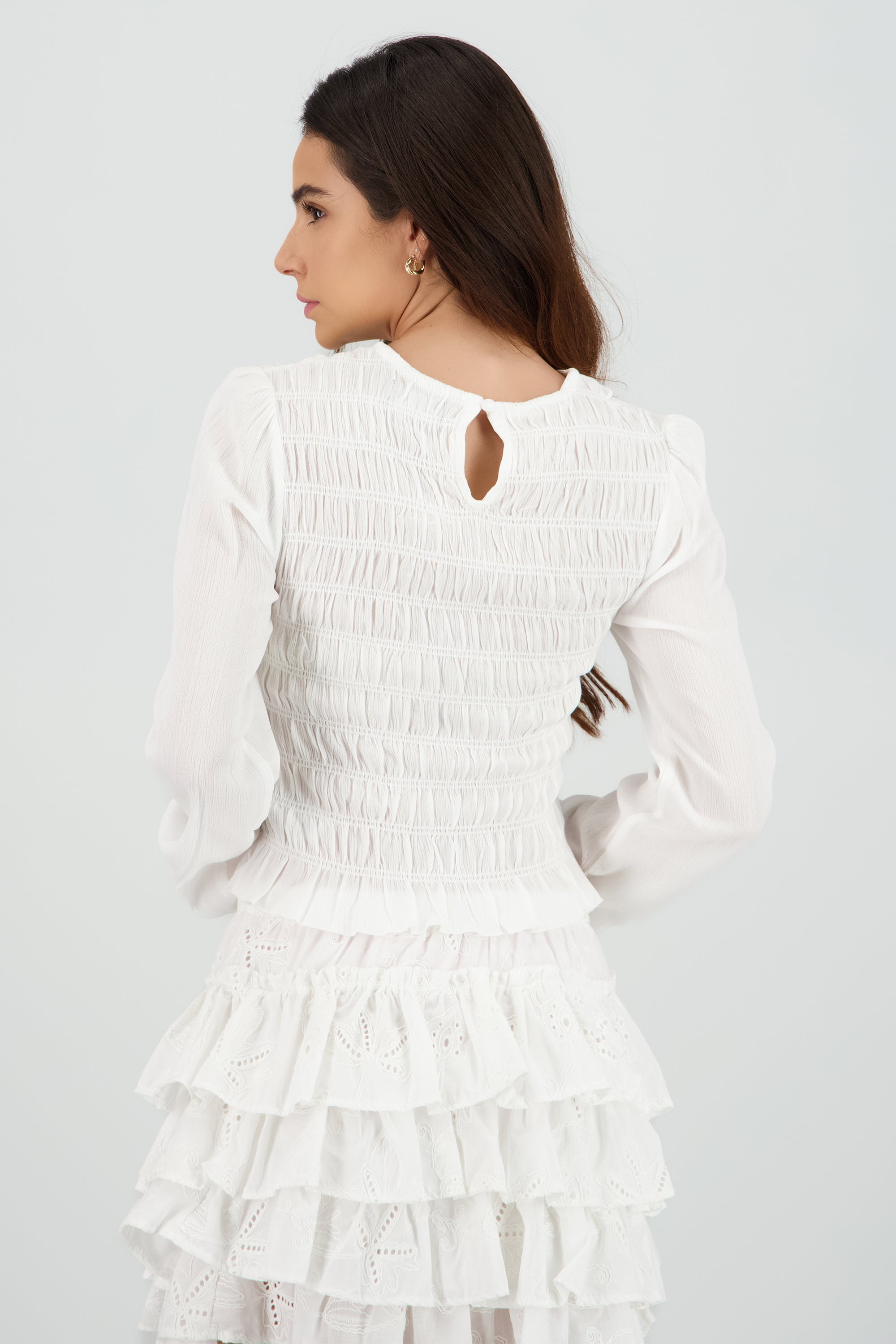 Blusa manga larga cuello redondo smock HUESO