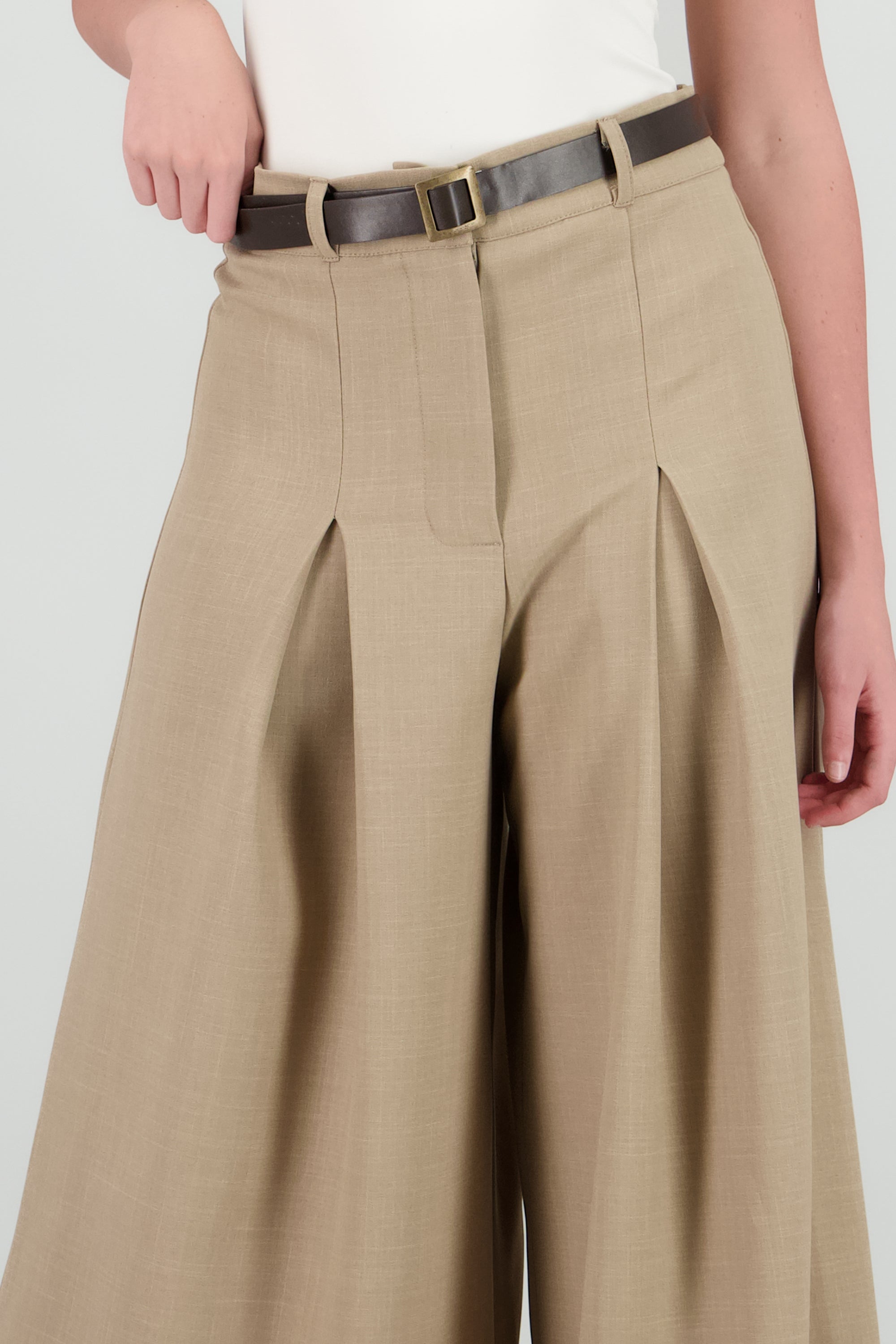 Pantalon wide leg pinzas con cinturon ARENA