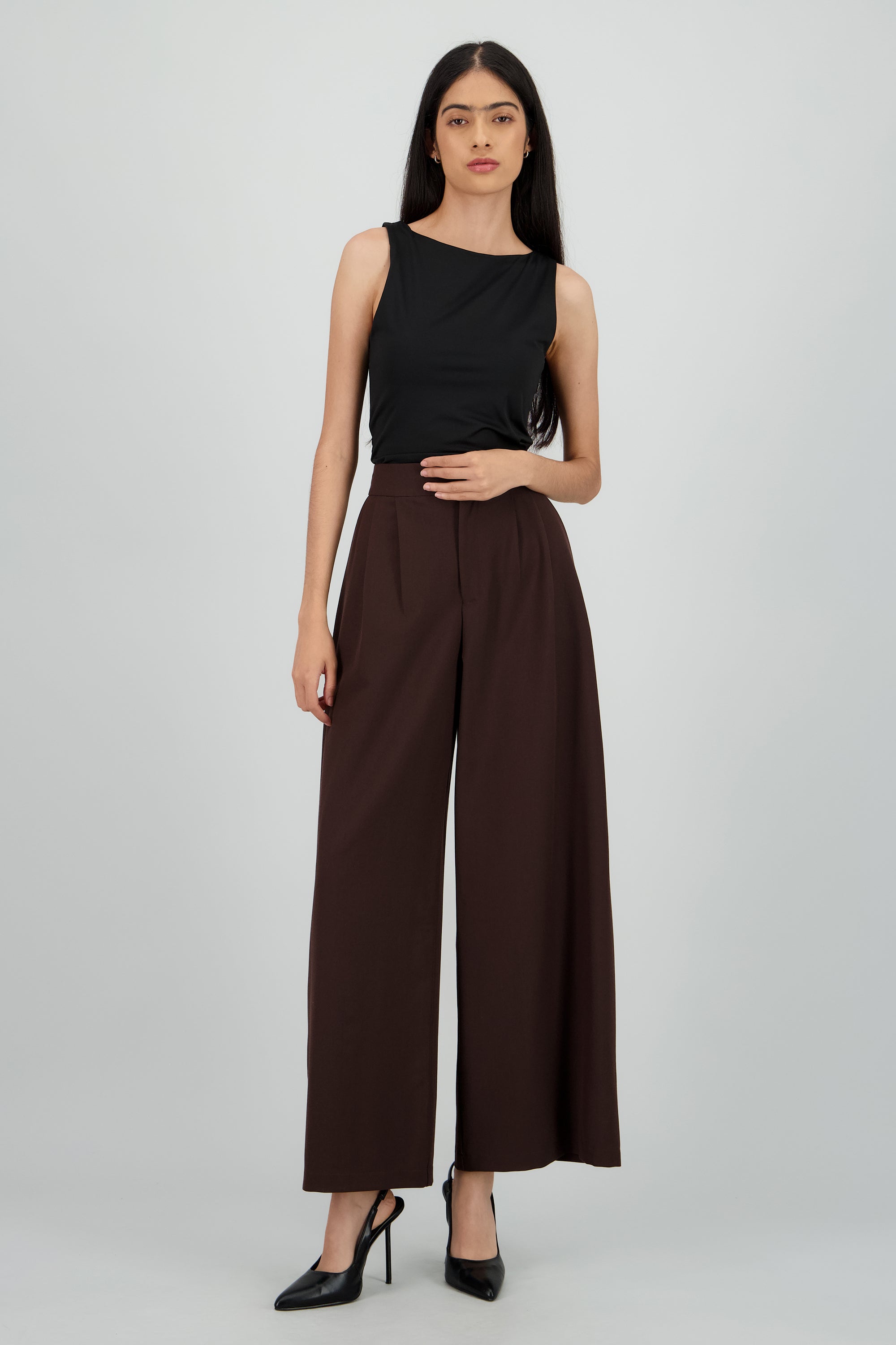 Pantalon amplio pretina detalle ajustadores CHOCOLATE