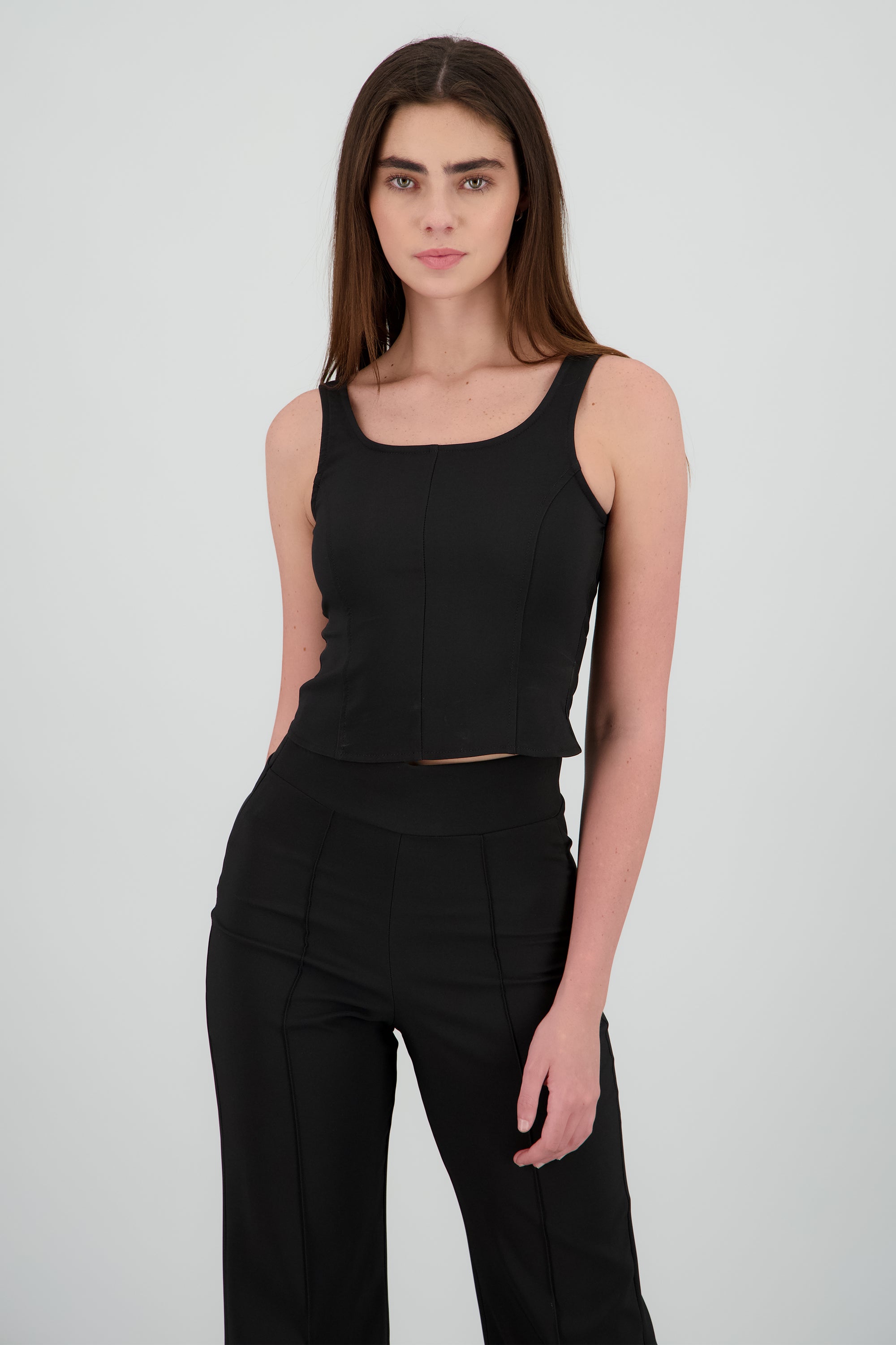 Top tirantes detalle cortes NEGRO