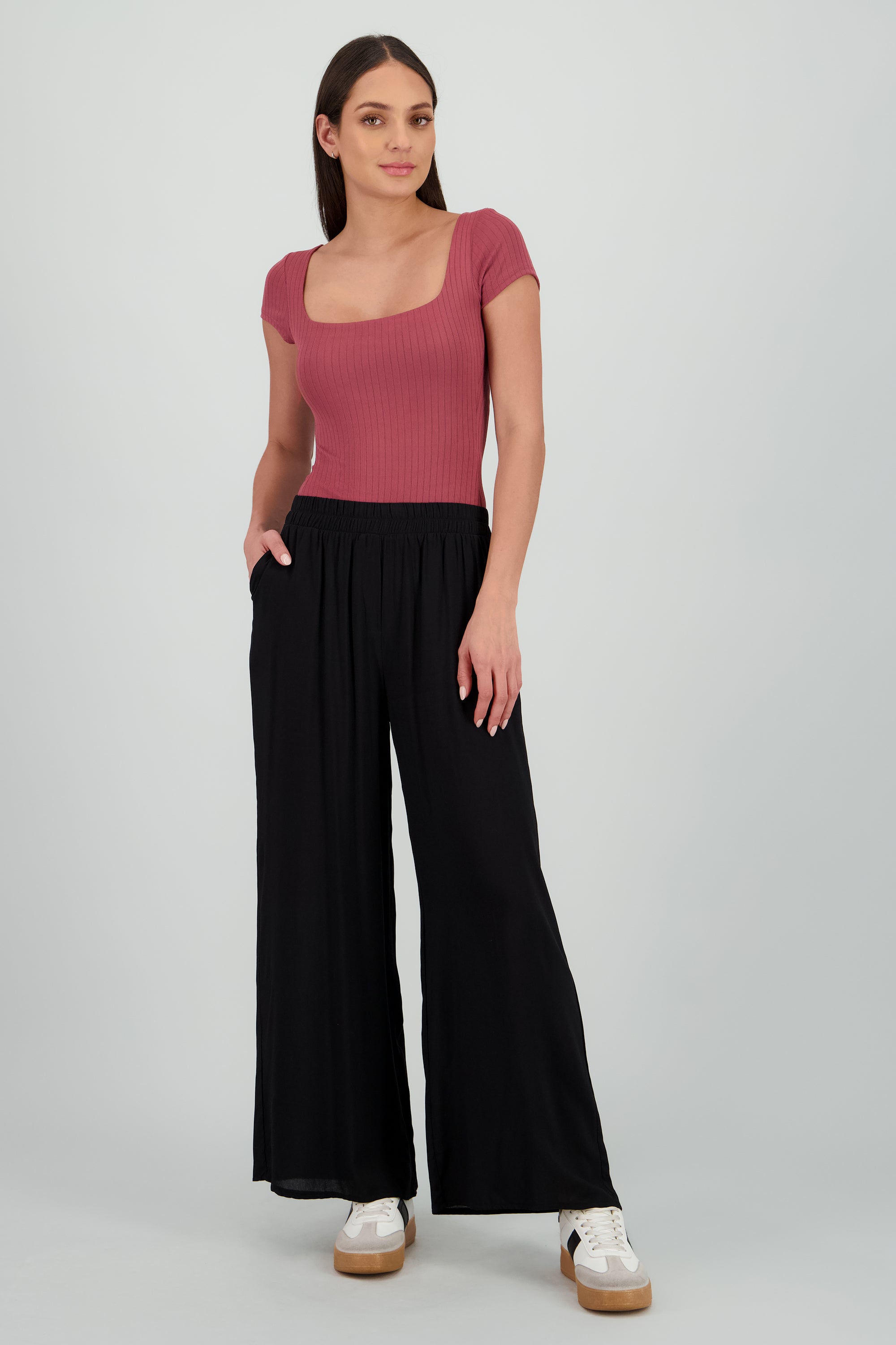 Pantalon amplio liso NEGRO