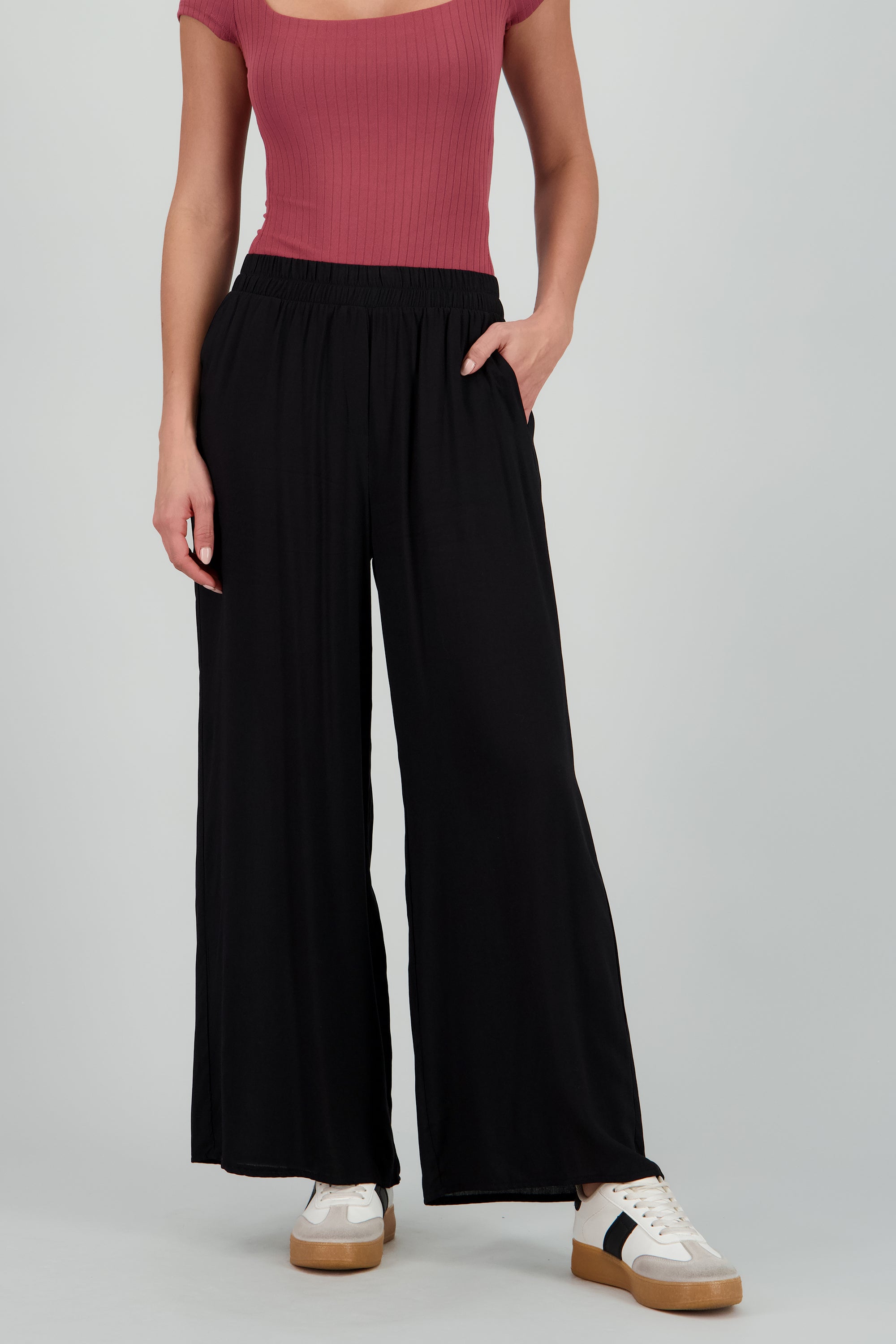 Pantalon amplio liso NEGRO