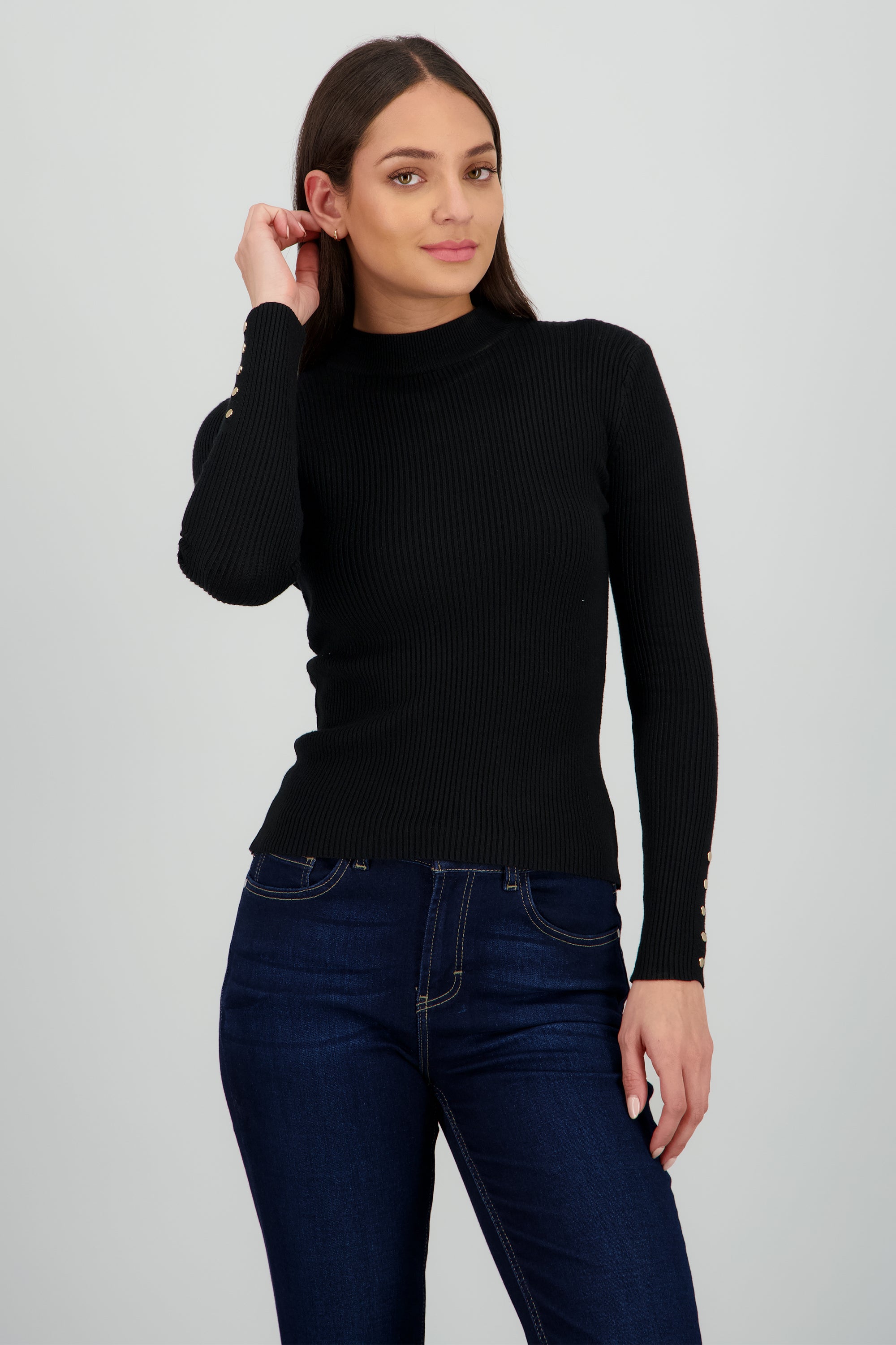 Sueter liso detalle botones mangas NEGRO