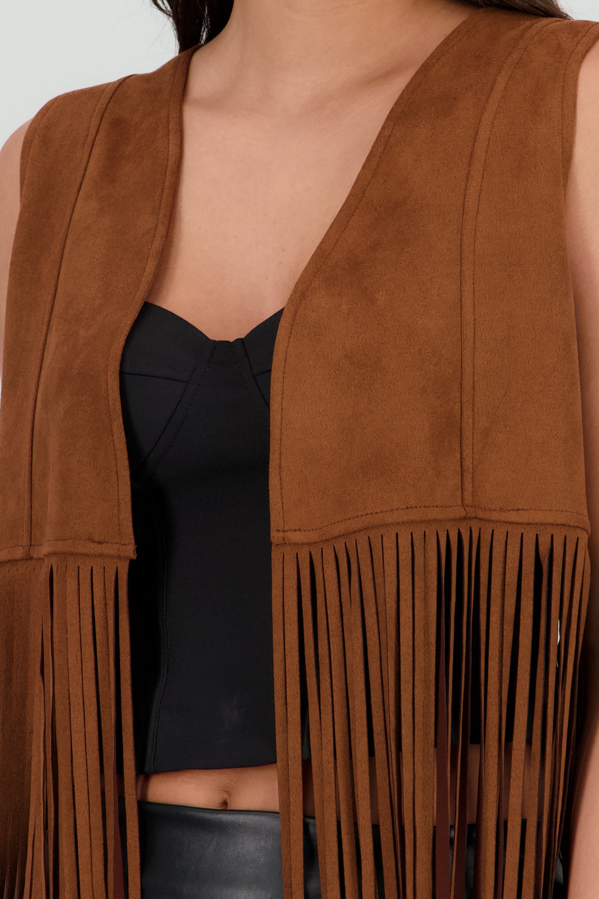 Chaleco liso suede detalle fringe CAMELLO